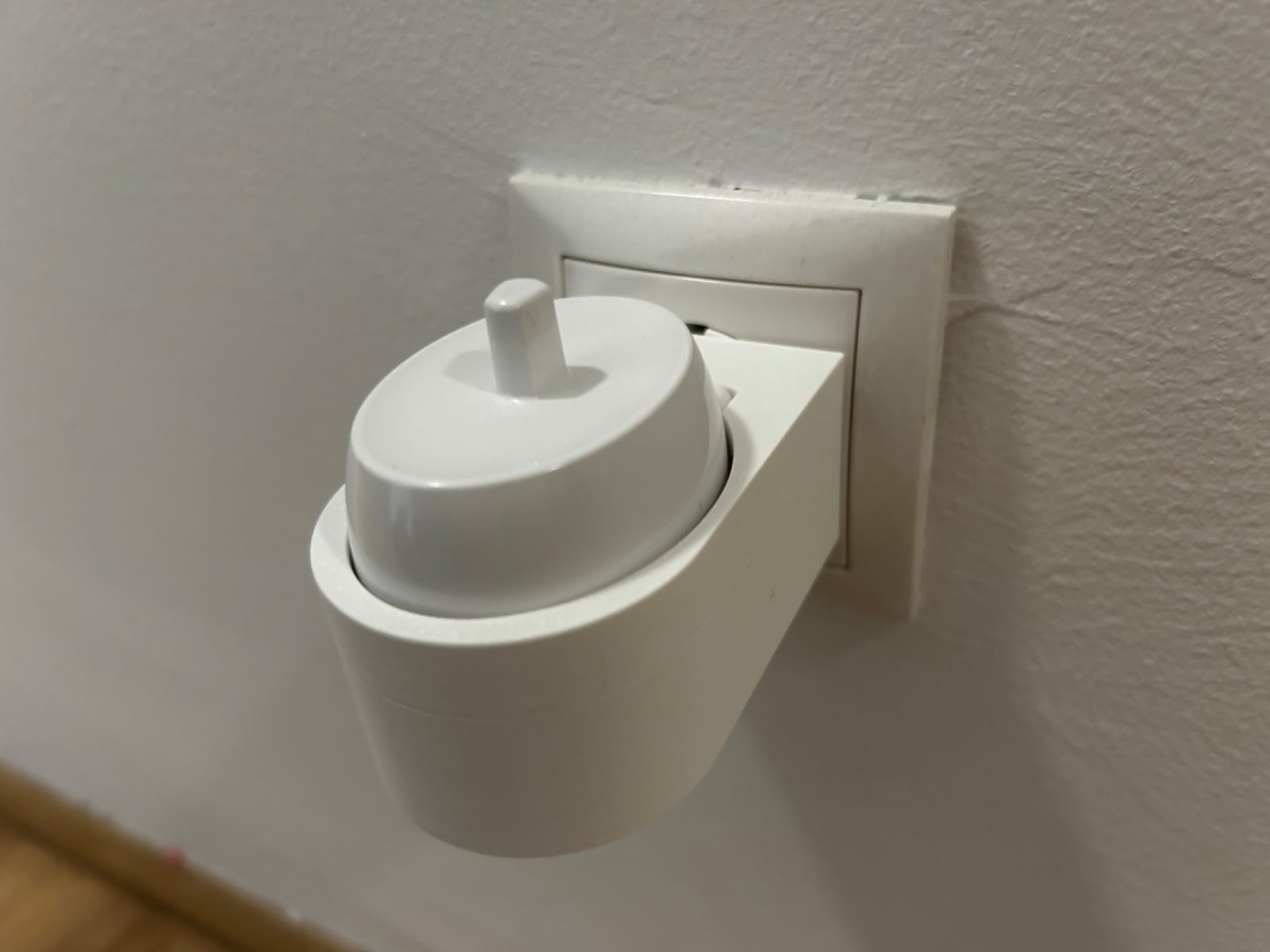 #147 OralB Charger Holder EU Schuko — vue 5