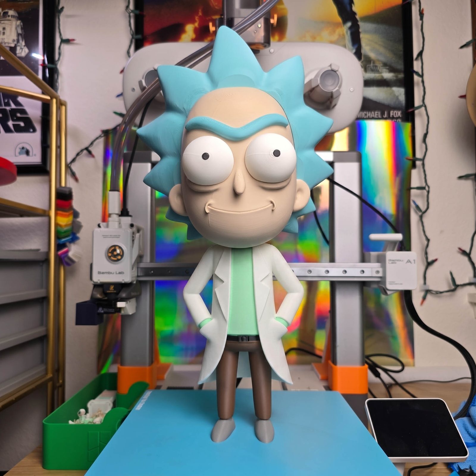#160 Tiny Rick Hands in Pocket Rick and Morty Character — vue 5