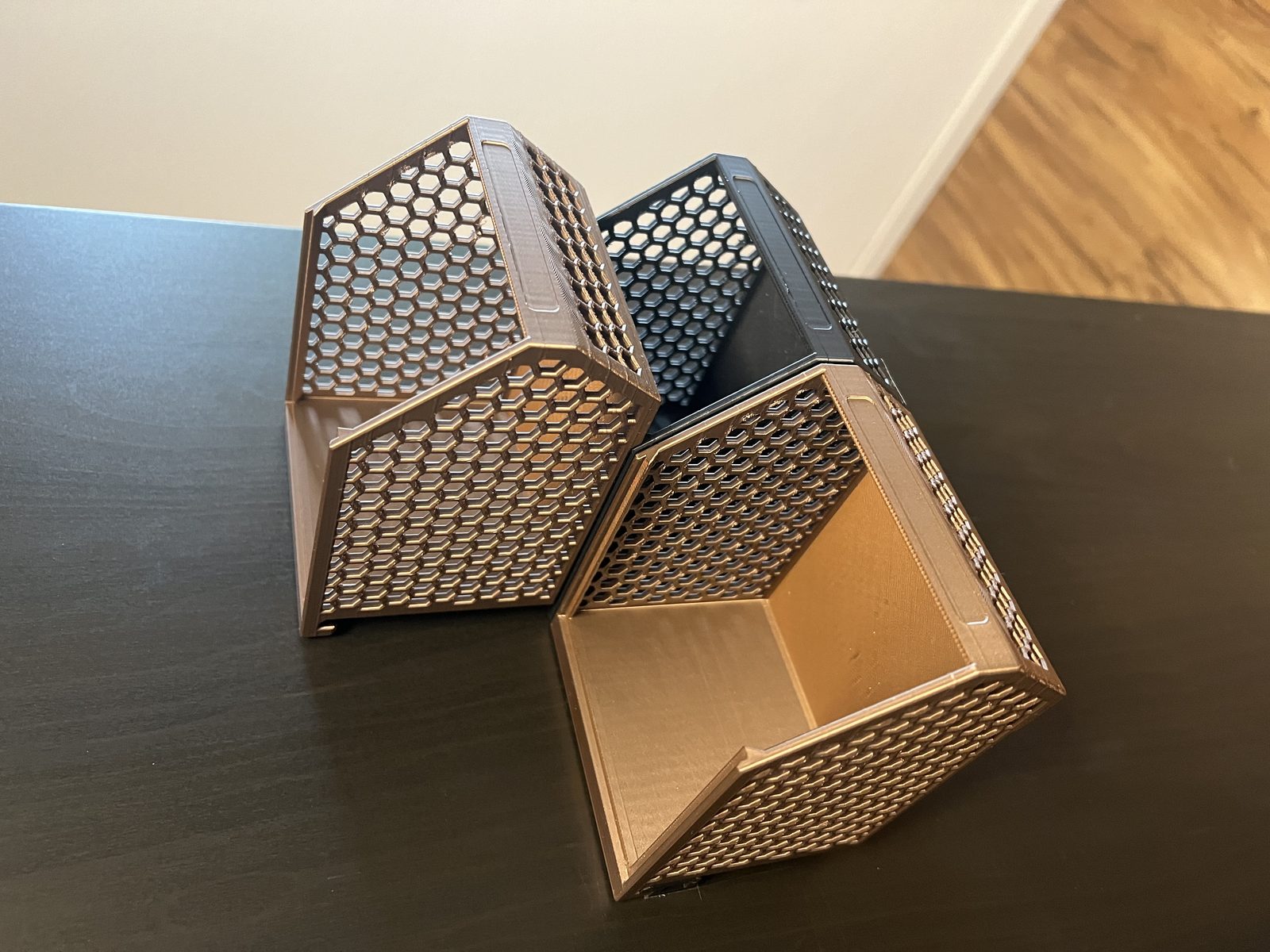 #178 Boxen Stappelbar und Einhängbar Honeycomb — vue 3