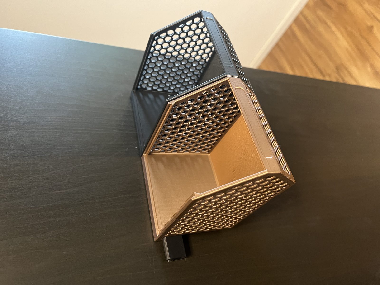 #178 Boxen Stappelbar und Einhängbar Honeycomb — vue 4