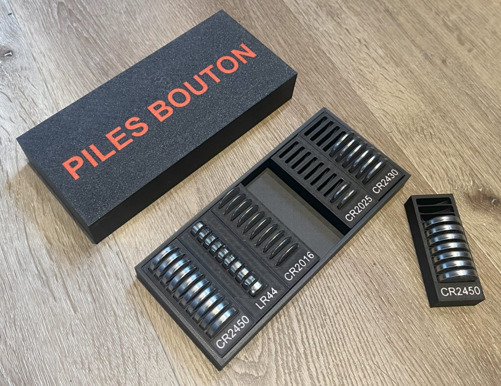 #180 Boîte de rangement piles à bouton — vue 2