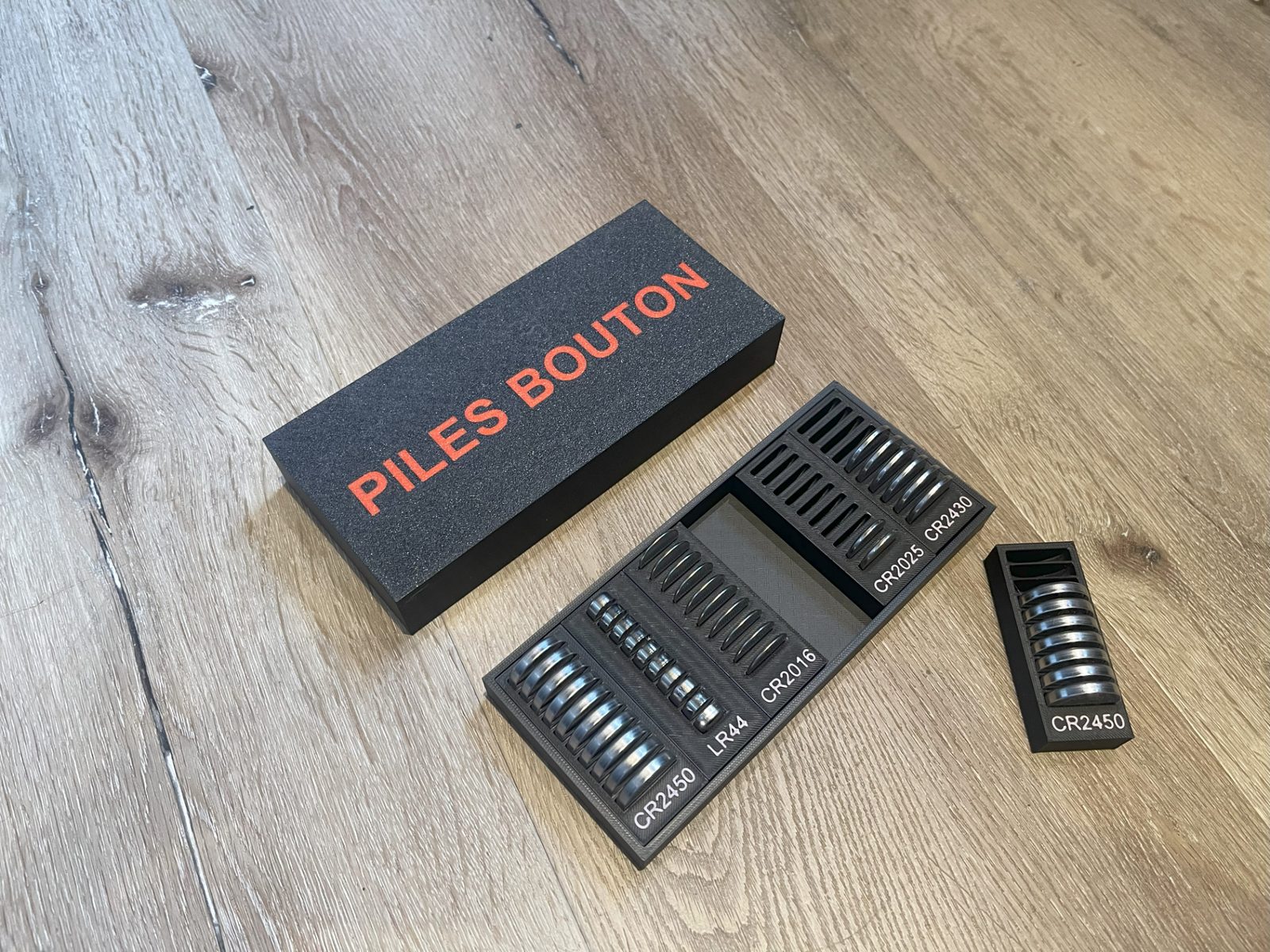 #180 Boîte de rangement piles à bouton — vue 6