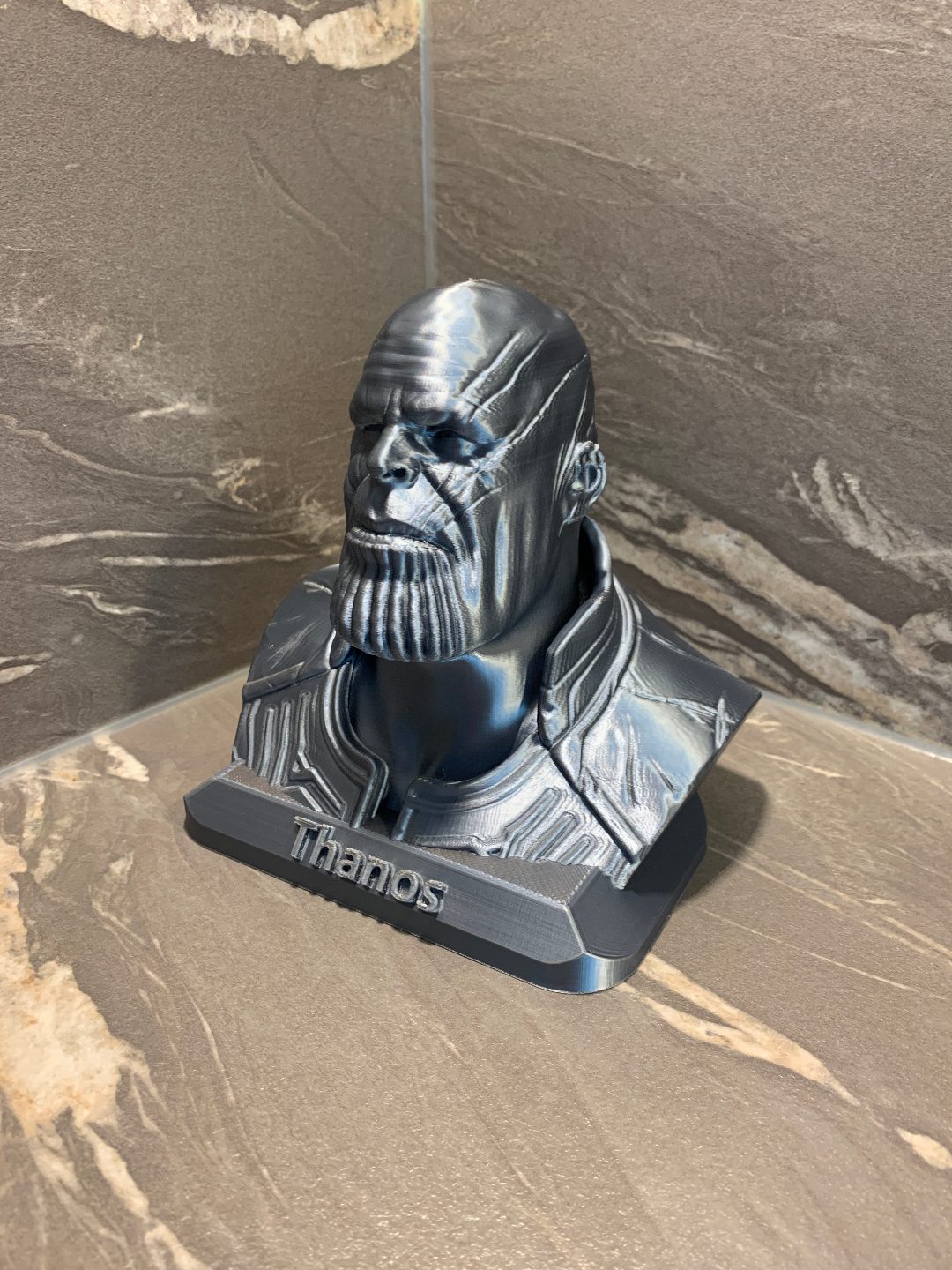 #185 Thanos Bust - base+lettering — vue 1