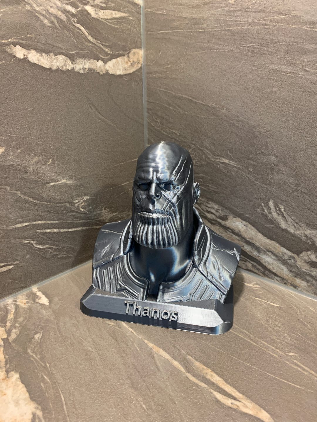#185 Thanos Bust - base+lettering — vue 4