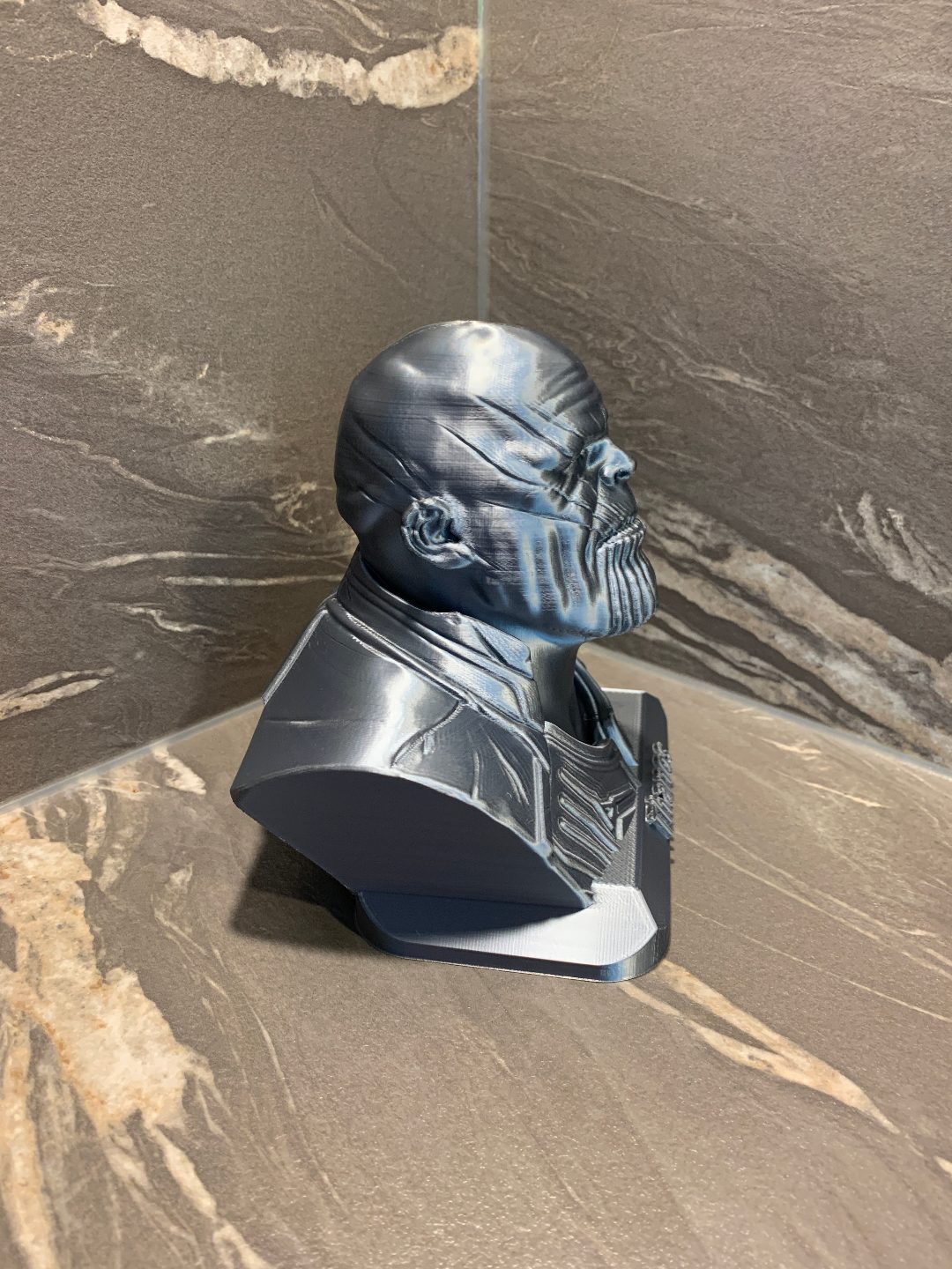 #185 Thanos Bust - base+lettering — vue 7