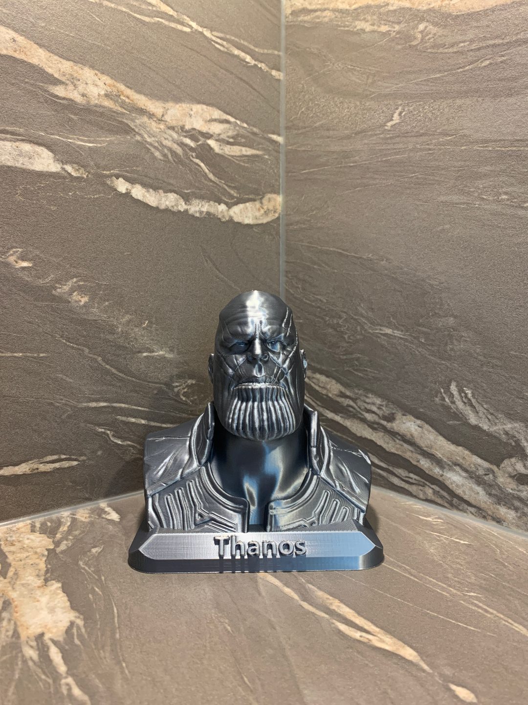 #185 Thanos Bust - base+lettering — vue 10