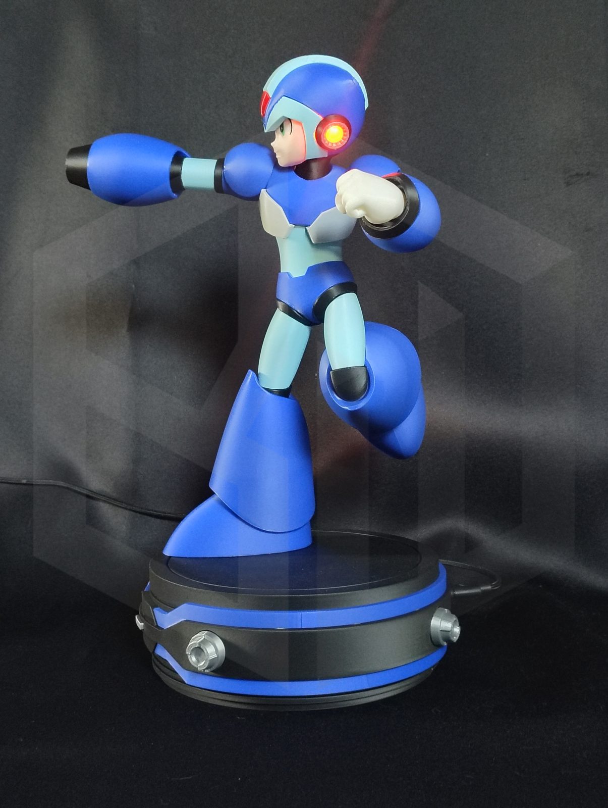 #186 Mega Man X Statue with Lights — vue 4