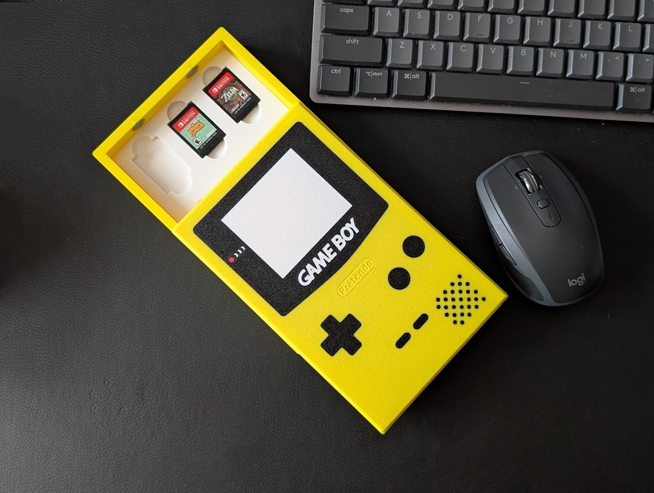 #192 Magnetic Sliding Gameboy Box — vue 3