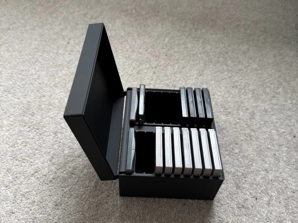 #193 Storage box for 20x Gameboy & GBA Cartridges — vue 1