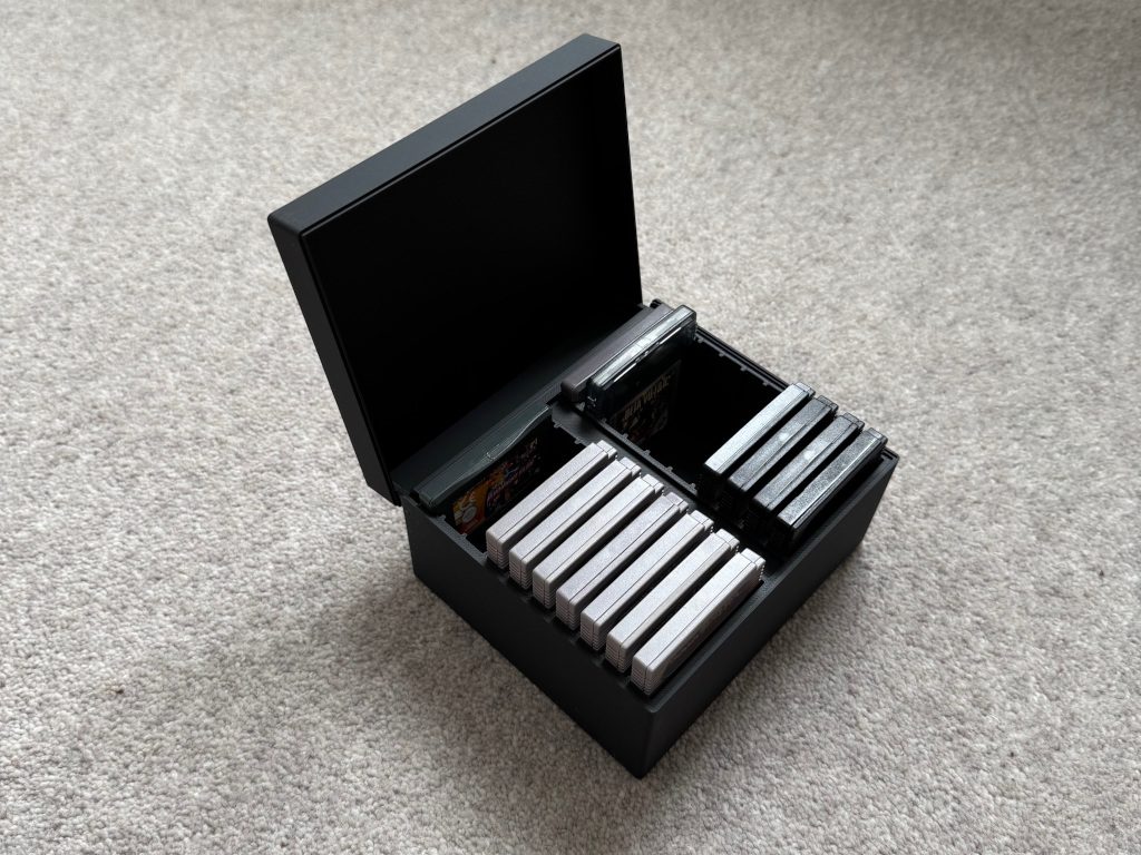 #193 Storage box for 20x Gameboy & GBA Cartridges — vue 3