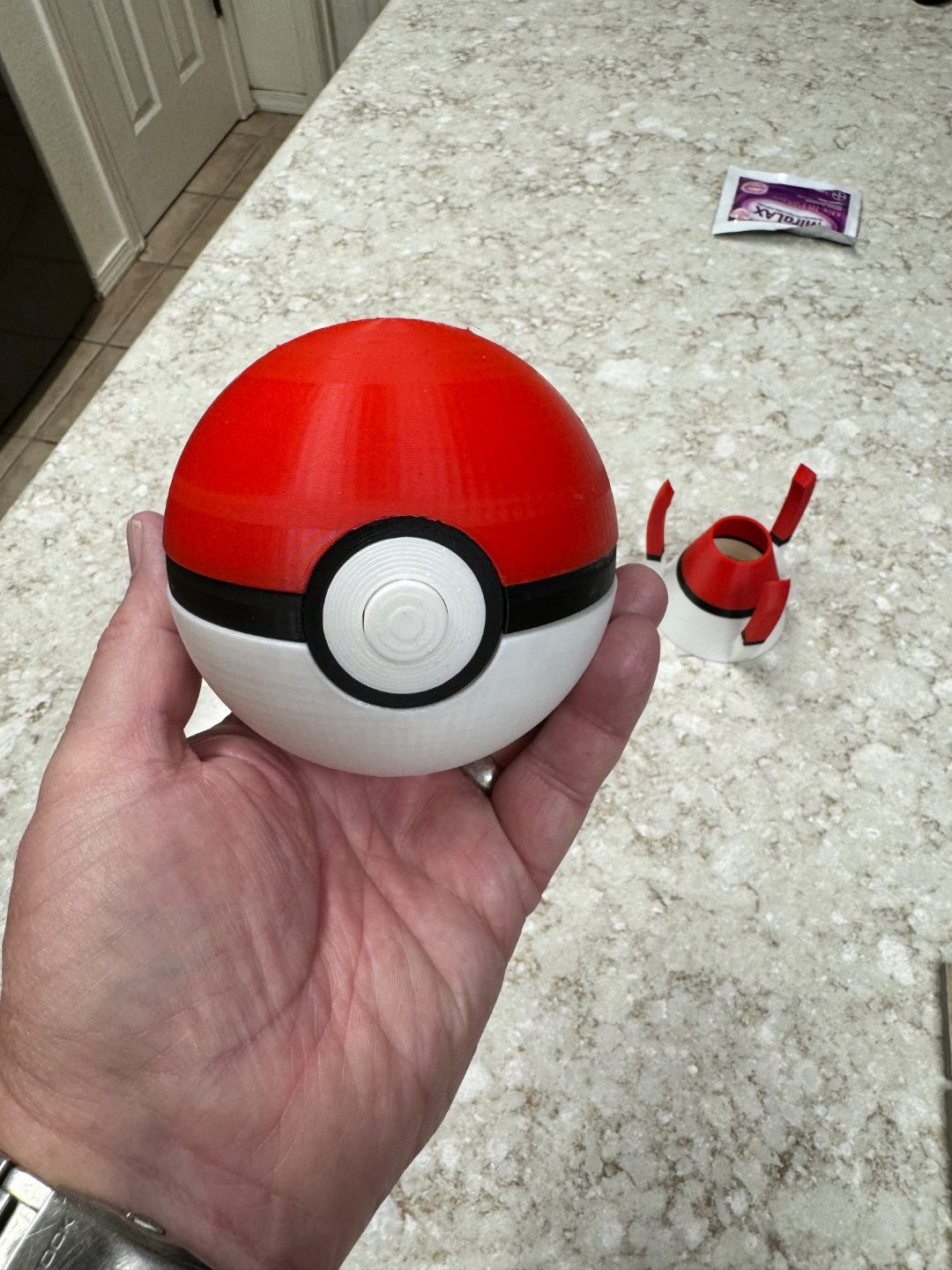 #196 Auto-Opening Poke Ball — vue 3