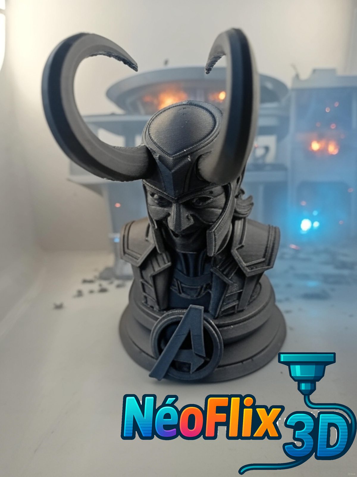 #203 Buste Loki sourire malicieux — vue 6