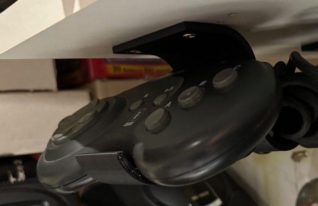 #204 Retro Console Controller Gamepad Hanger - PS1, Megadrive Genesis, NES, SNES, Sat — vue 2