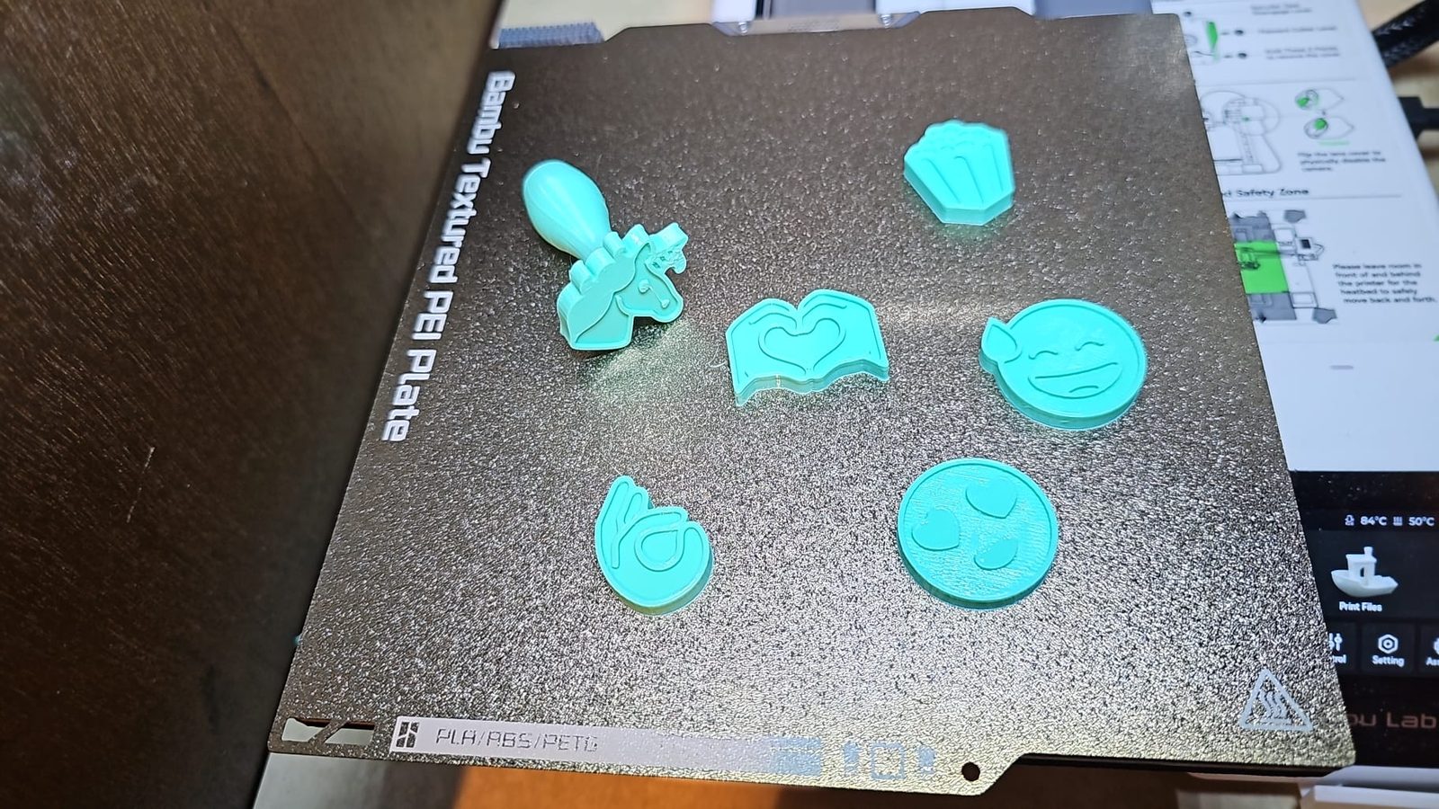 #204 Stamp Creator [OpenSCAD] — vue 3