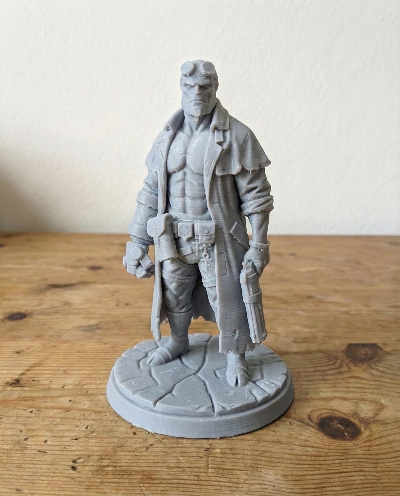 #206 Hellboy Miniature Statue — vue 4
