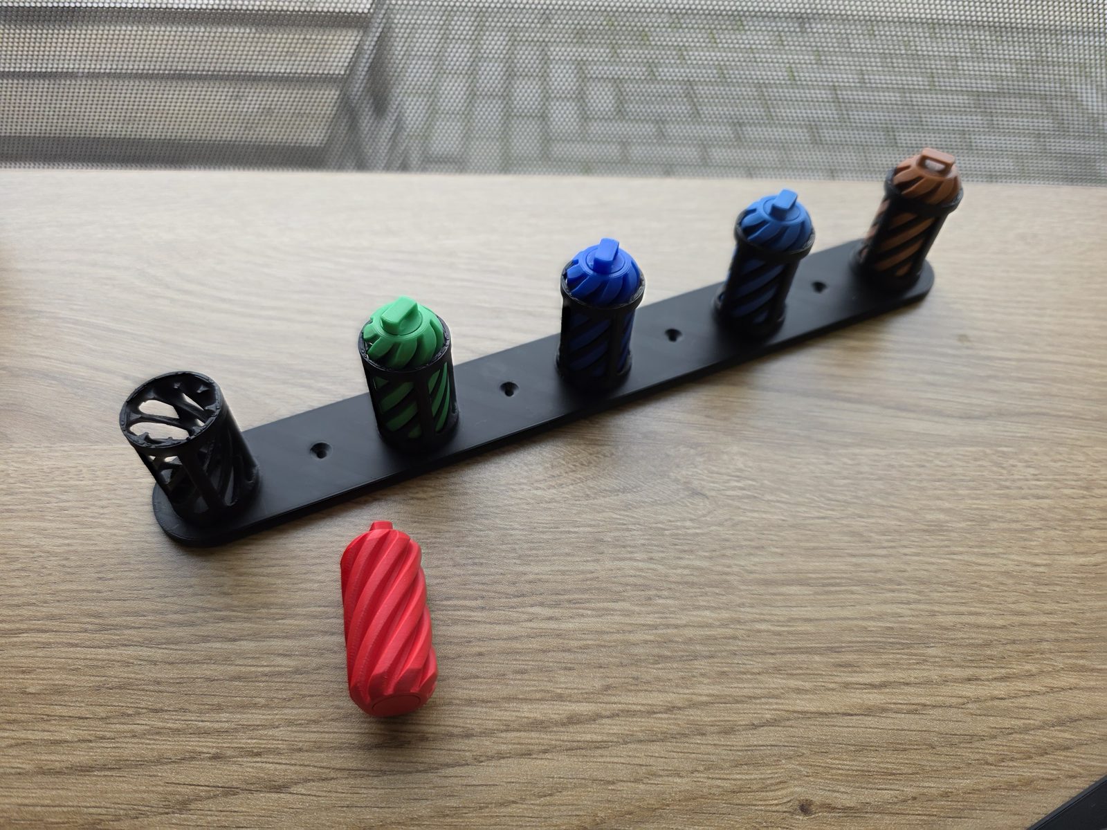 #208 Key Hanger V2 - Impossible Passthrough — vue 8