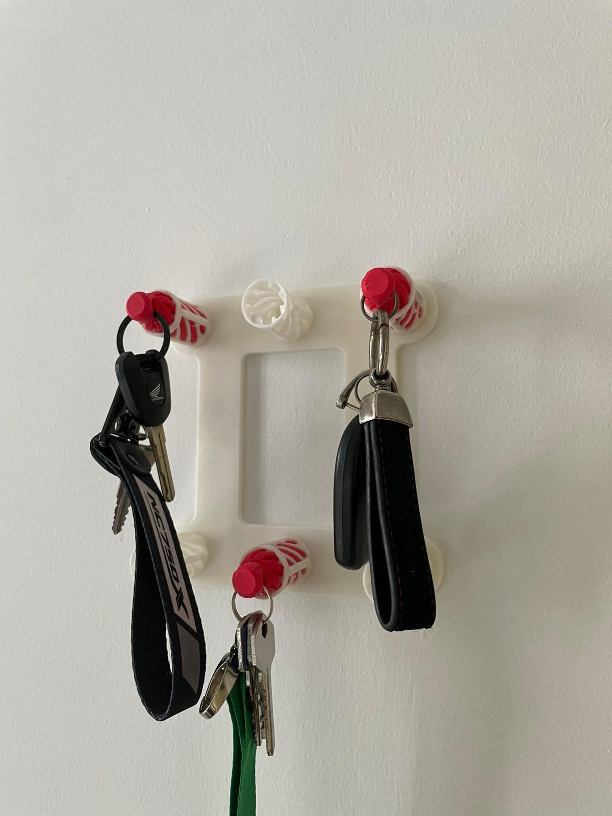 #208 Key Hanger V2 - Impossible Passthrough — vue 15