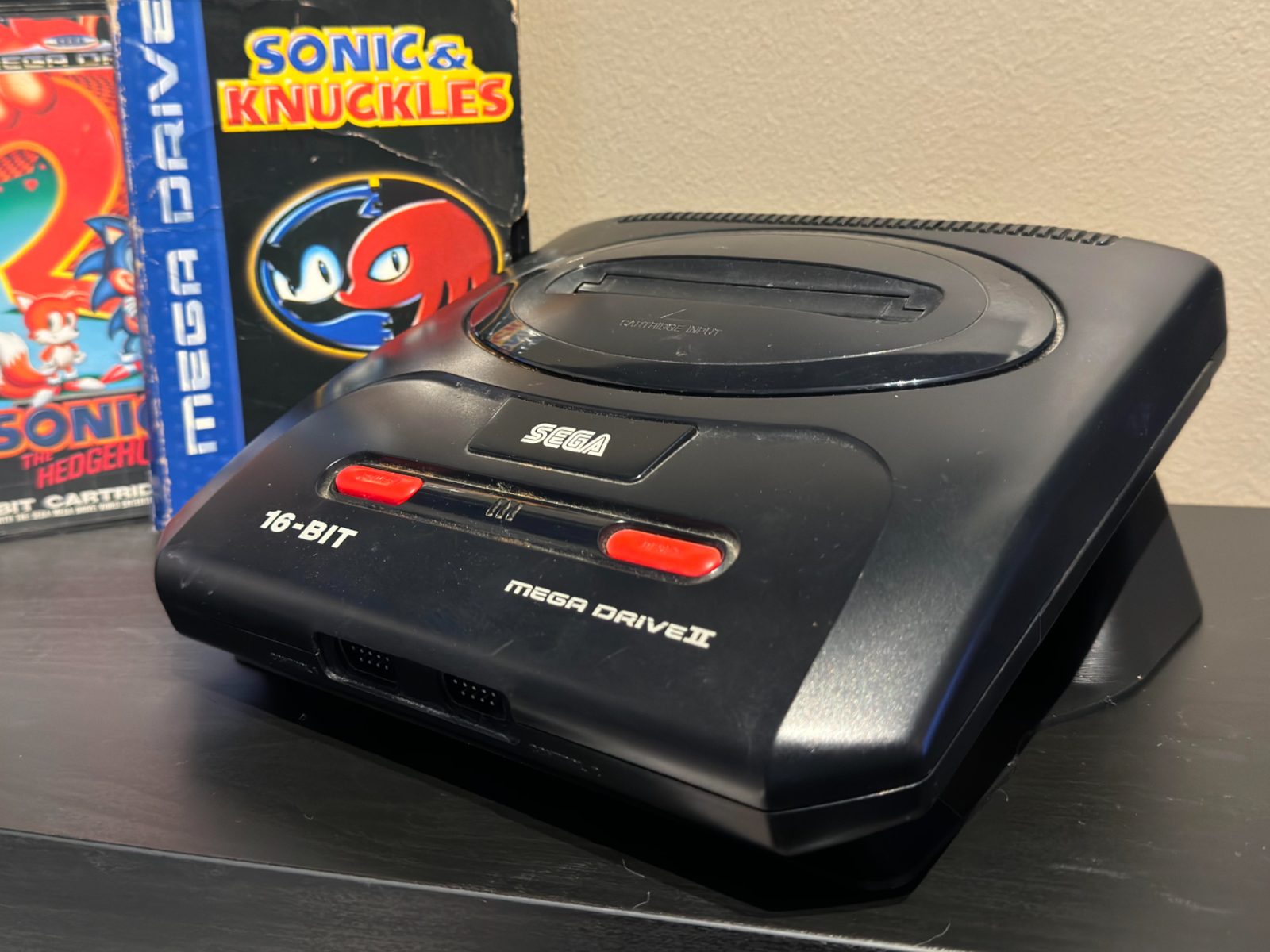 #210 Sega Mega drive 2 display stand — vue 2