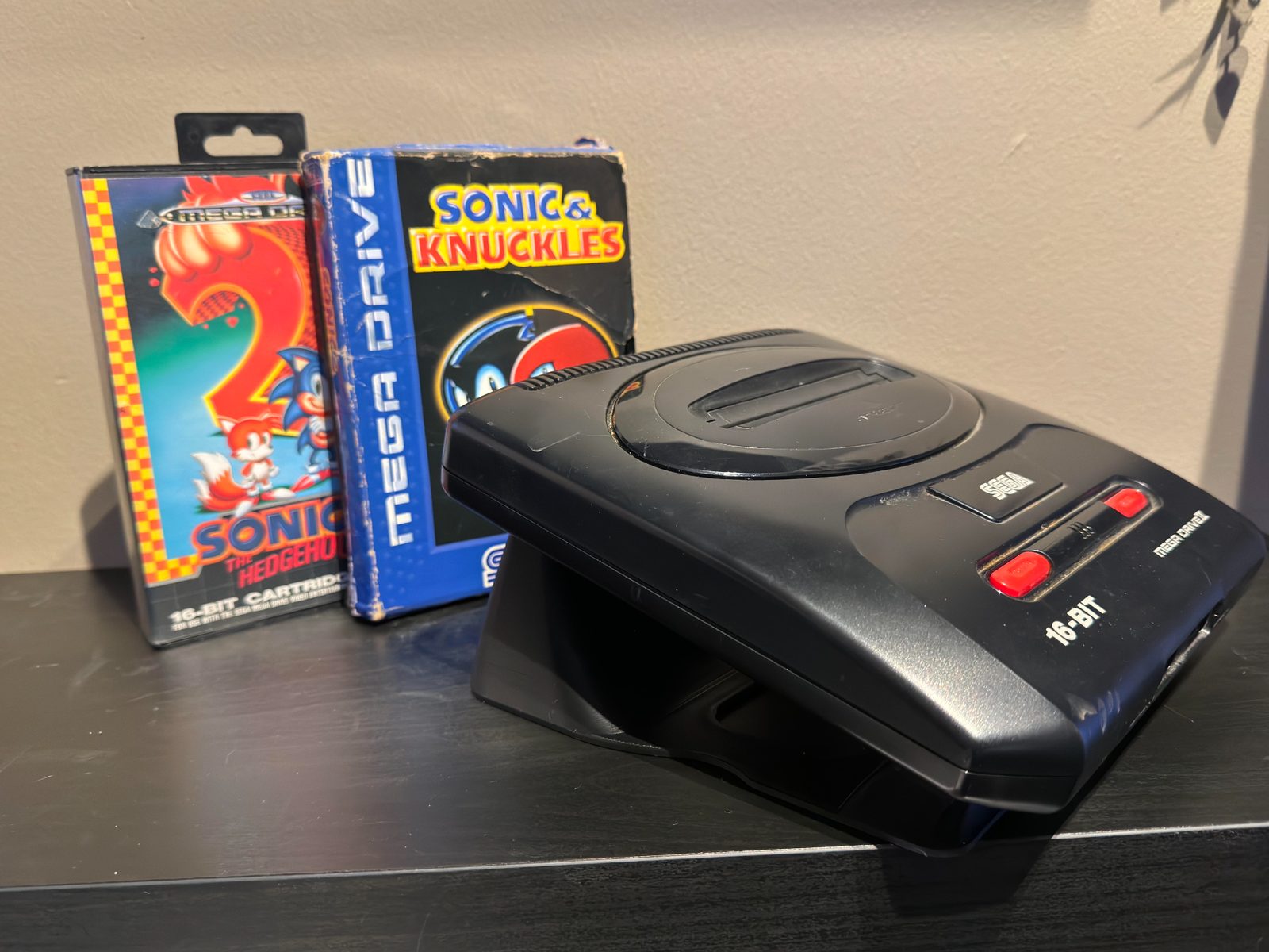 #210 Sega Mega drive 2 display stand — vue 3