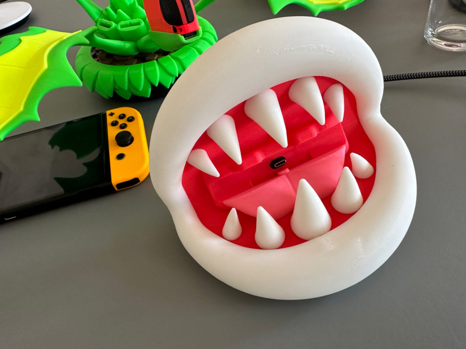 #215 Piranha Plant Switch Dock (Charging and TV - Hub) — vue 10