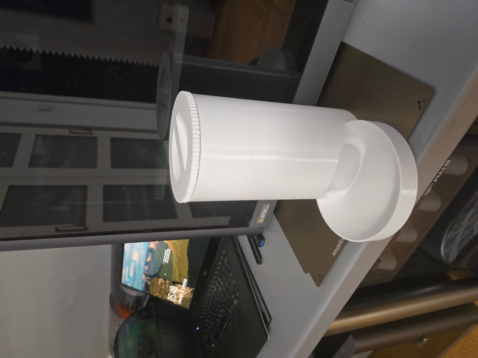 #223 Eco-Small Portion Pet Feeder — vue 3