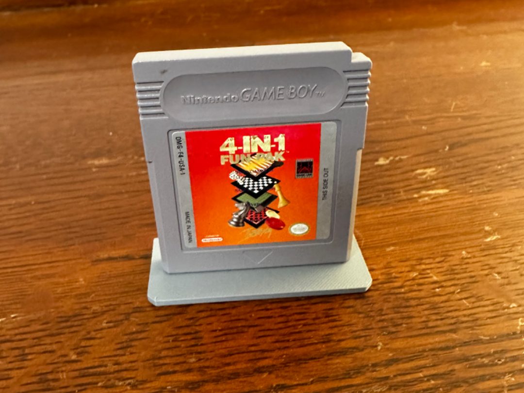 #228 Game Boy Cartridge Stand — vue 2
