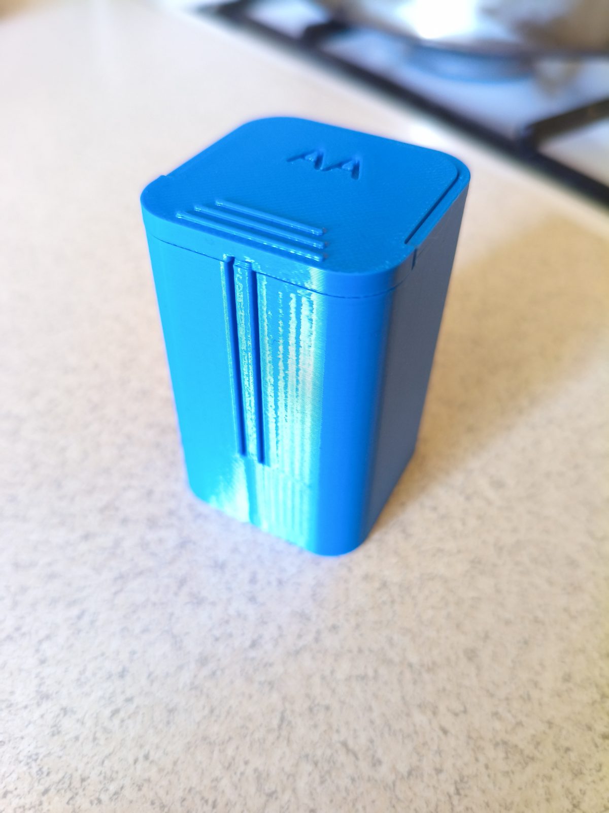 #233 case battery AAA AA 18650 — vue 4