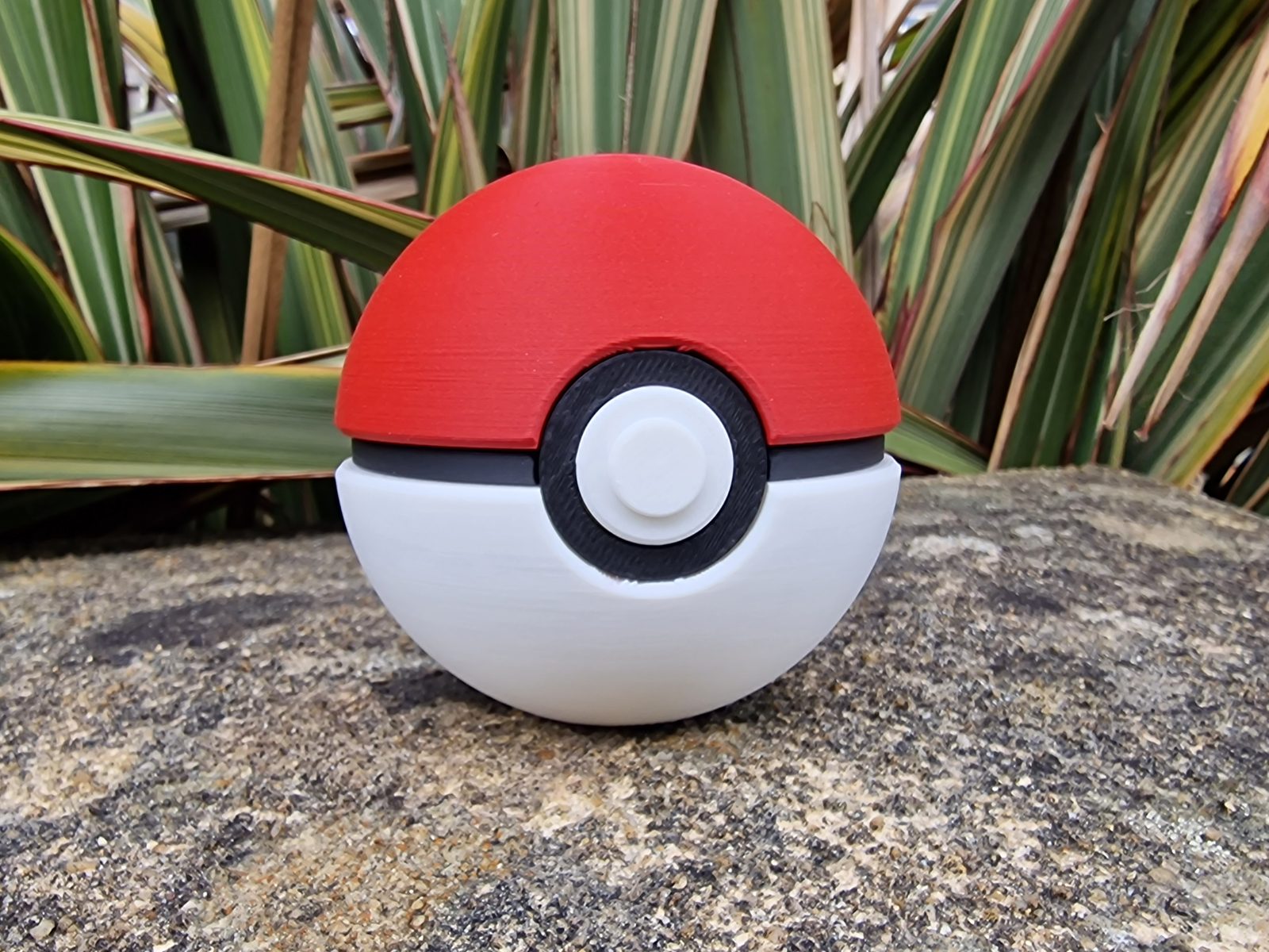#233 Pokeball Original — vue 3