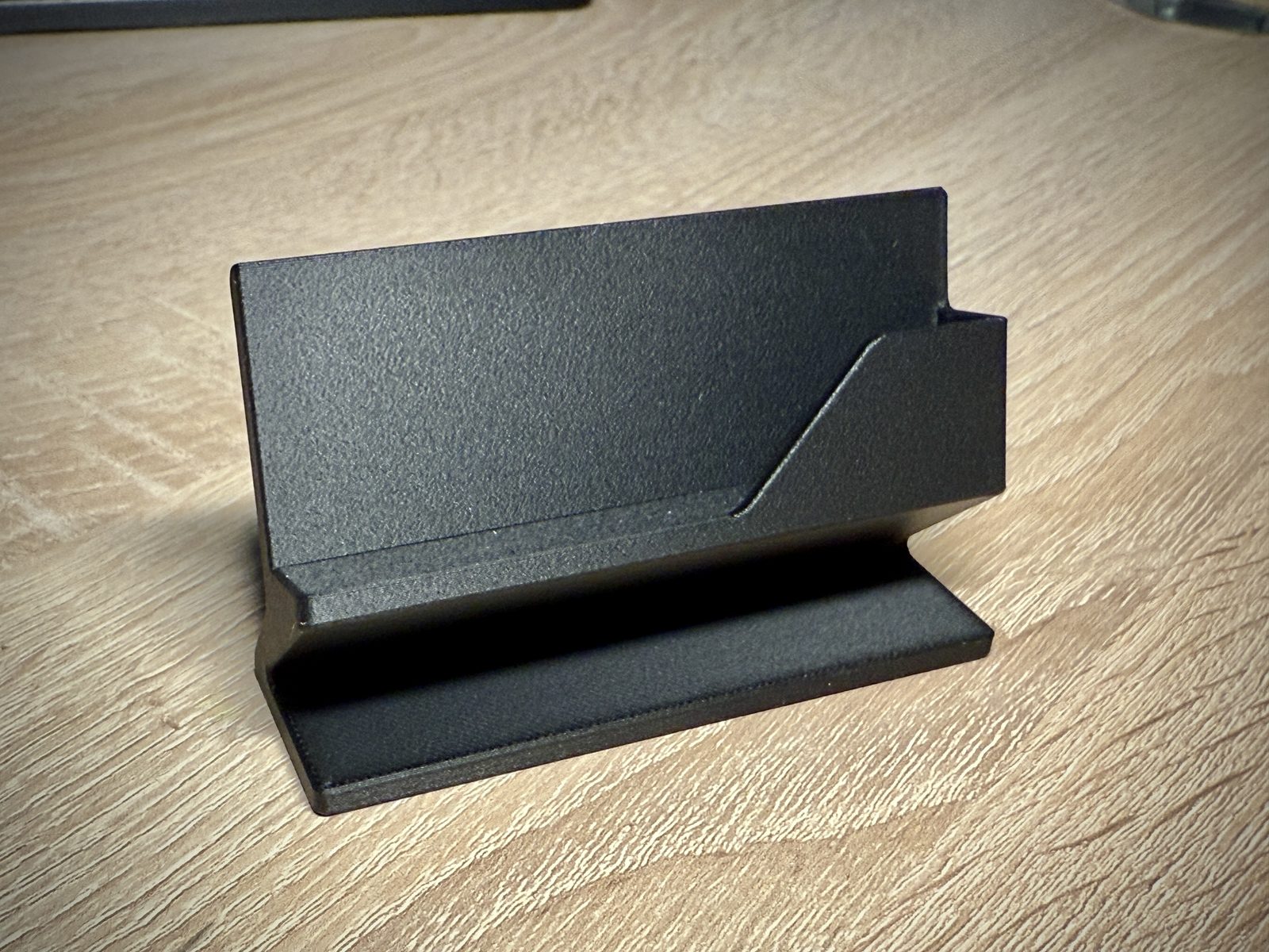 #238 Modern Business Card Holder — vue 1