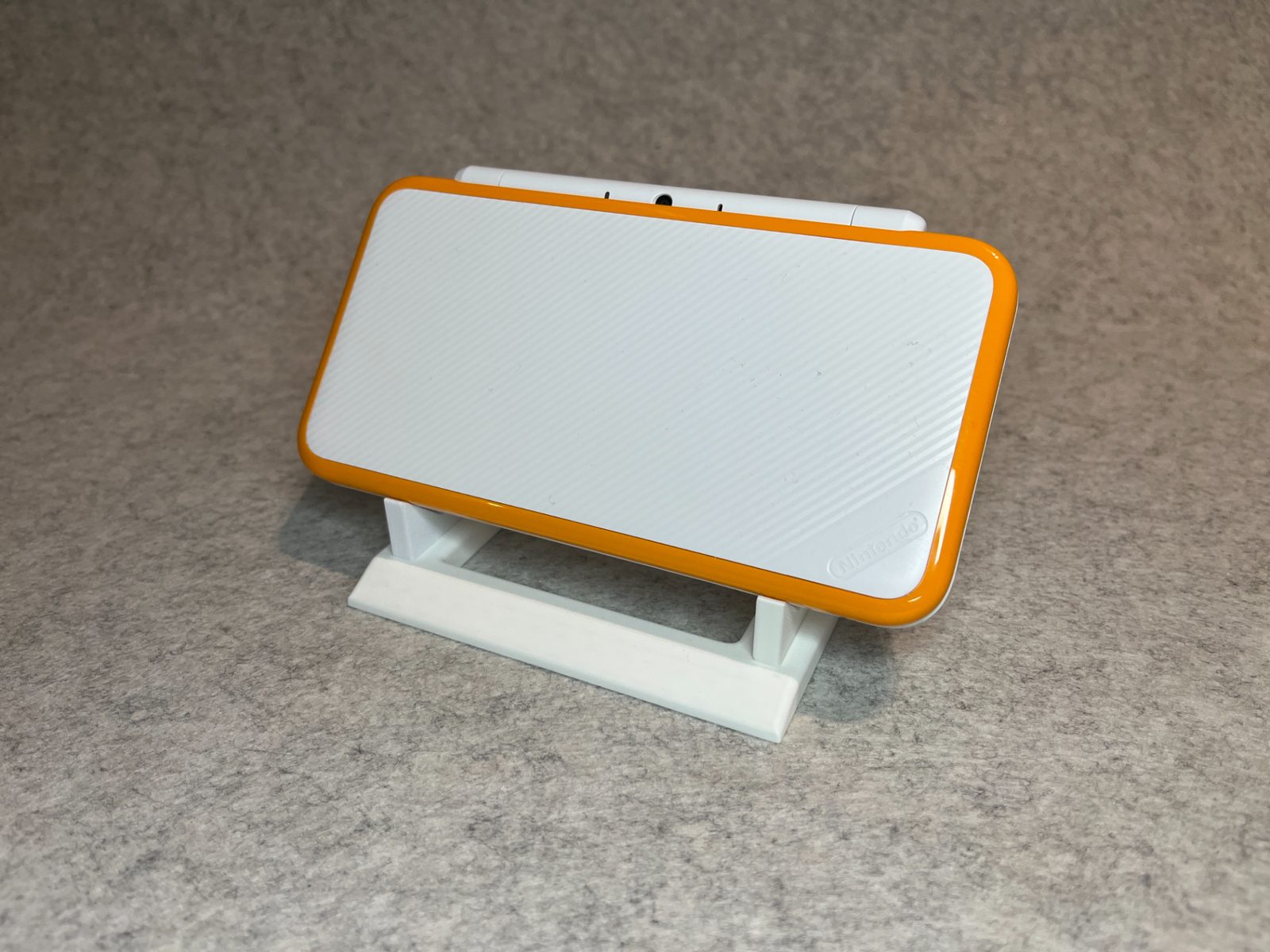 #239 Display stand for Nintendo DS 3DS and PSP — vue 2