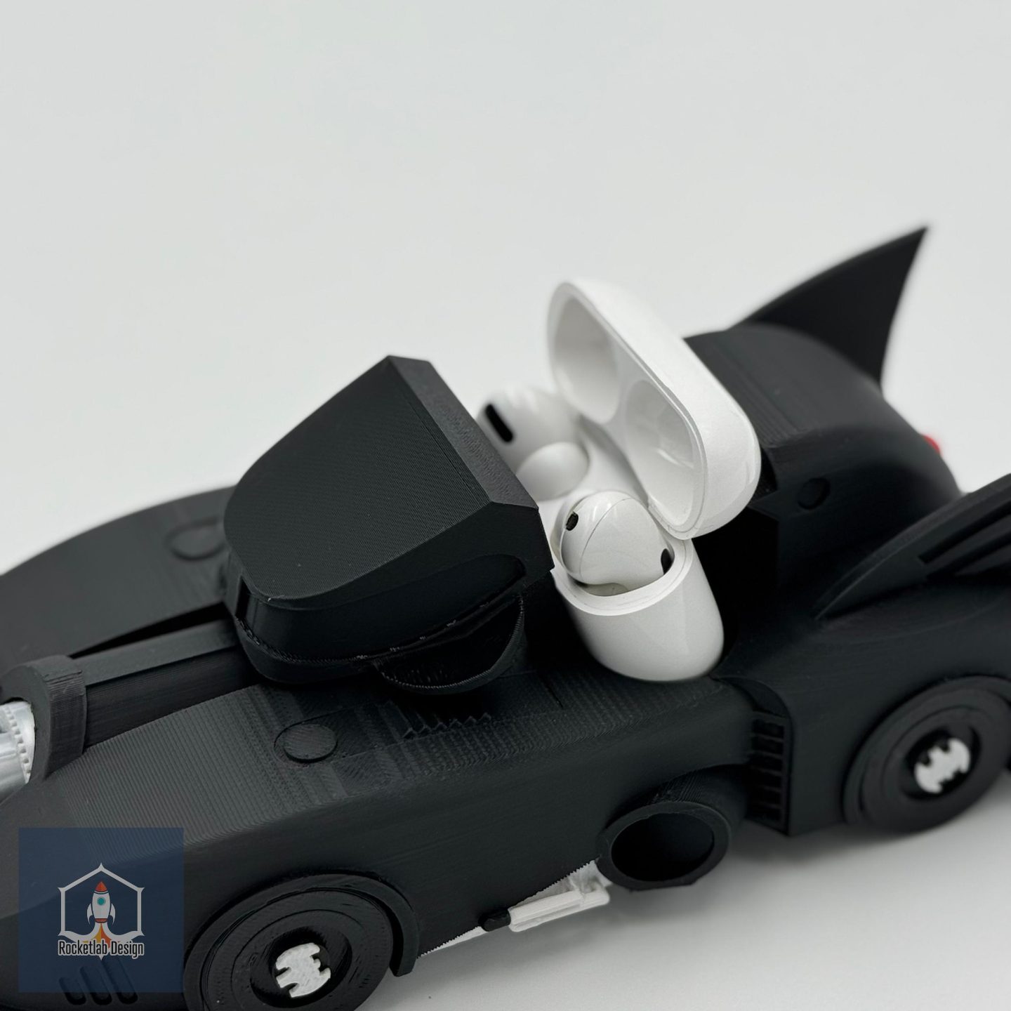 #242 1989 Batmobile AirPods Pro Charger — vue 4