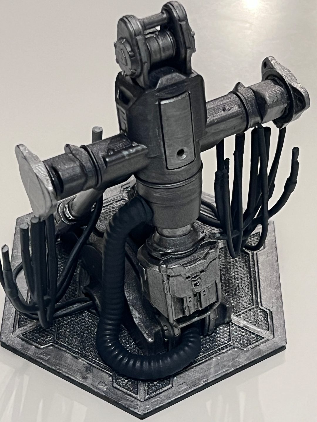 #248 base stand for Ironman mark85 bust(stand only) — vue 3
