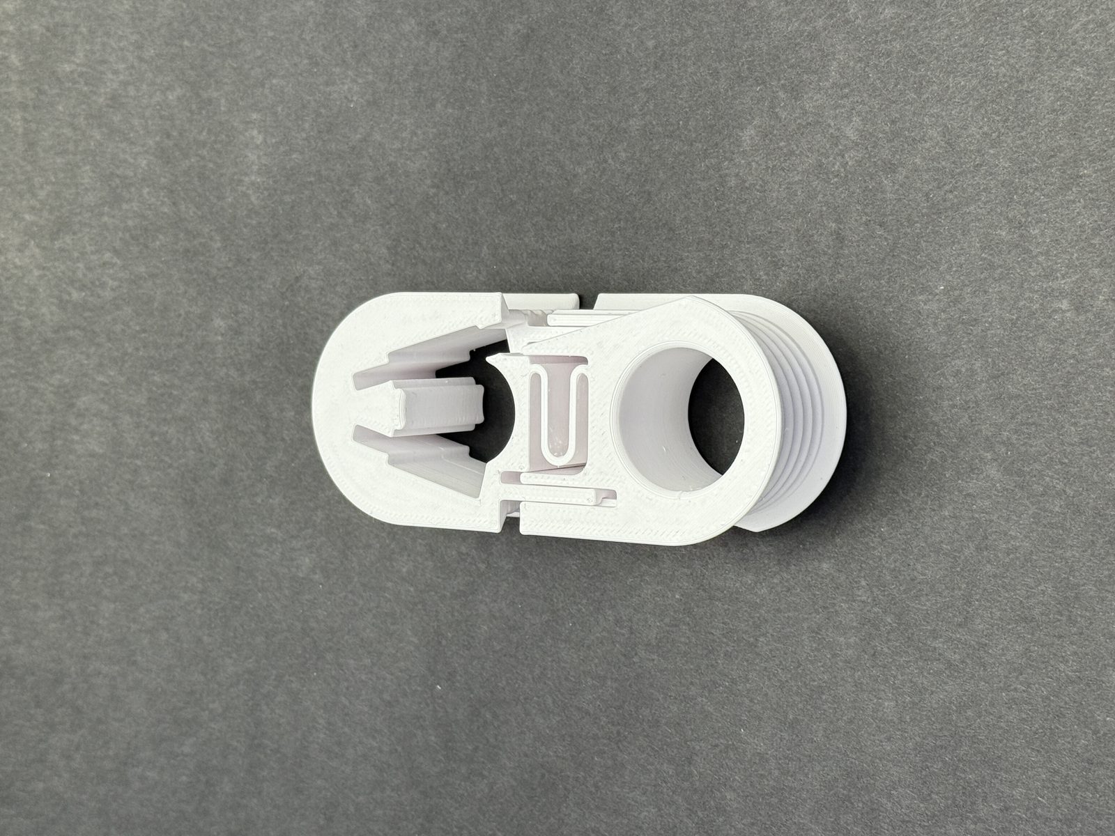 #261 USB-C to USB-C travel cable organizer fidget clip — vue 7
