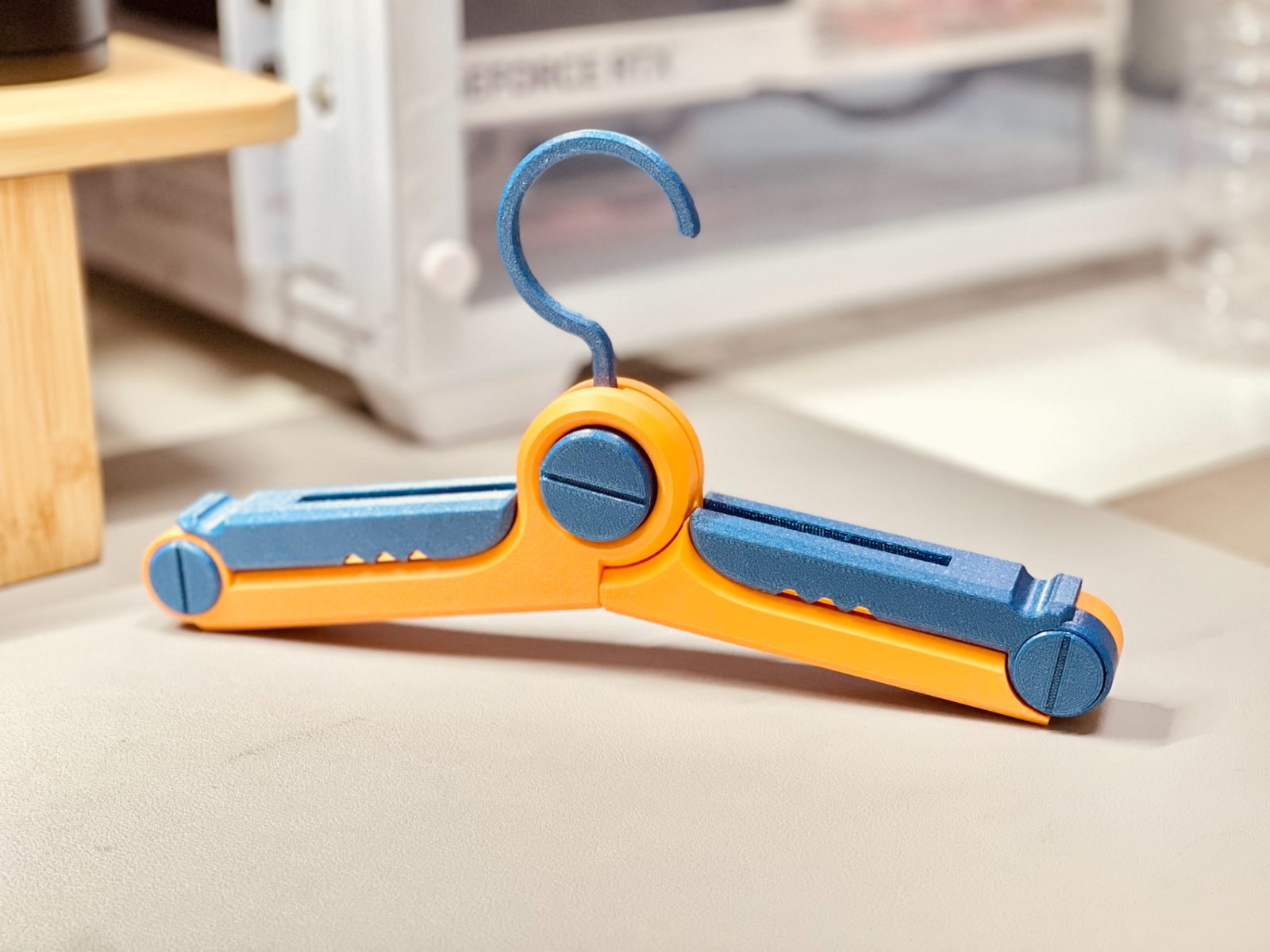 #276 Travel folding clothes hanger — vue 9