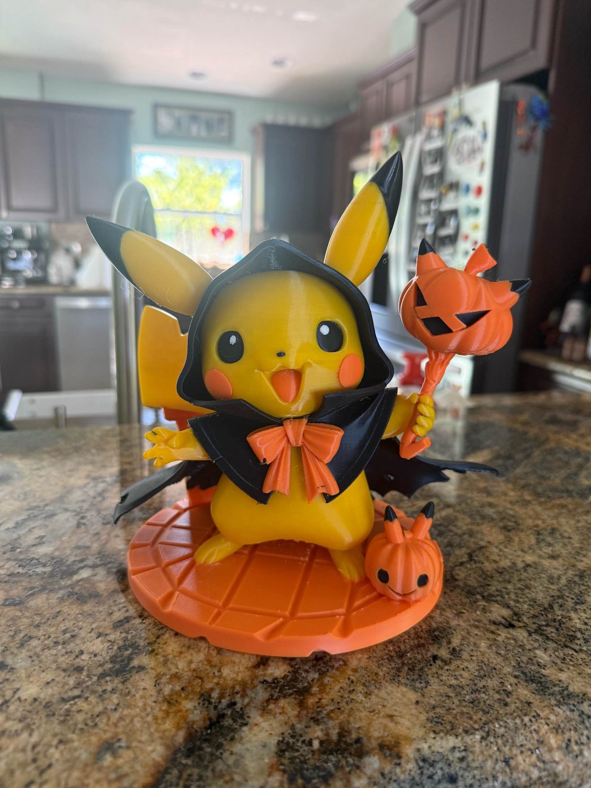 #277 Halloween Pokemon Pikachu Statue – Trick or Treat! — vue 1