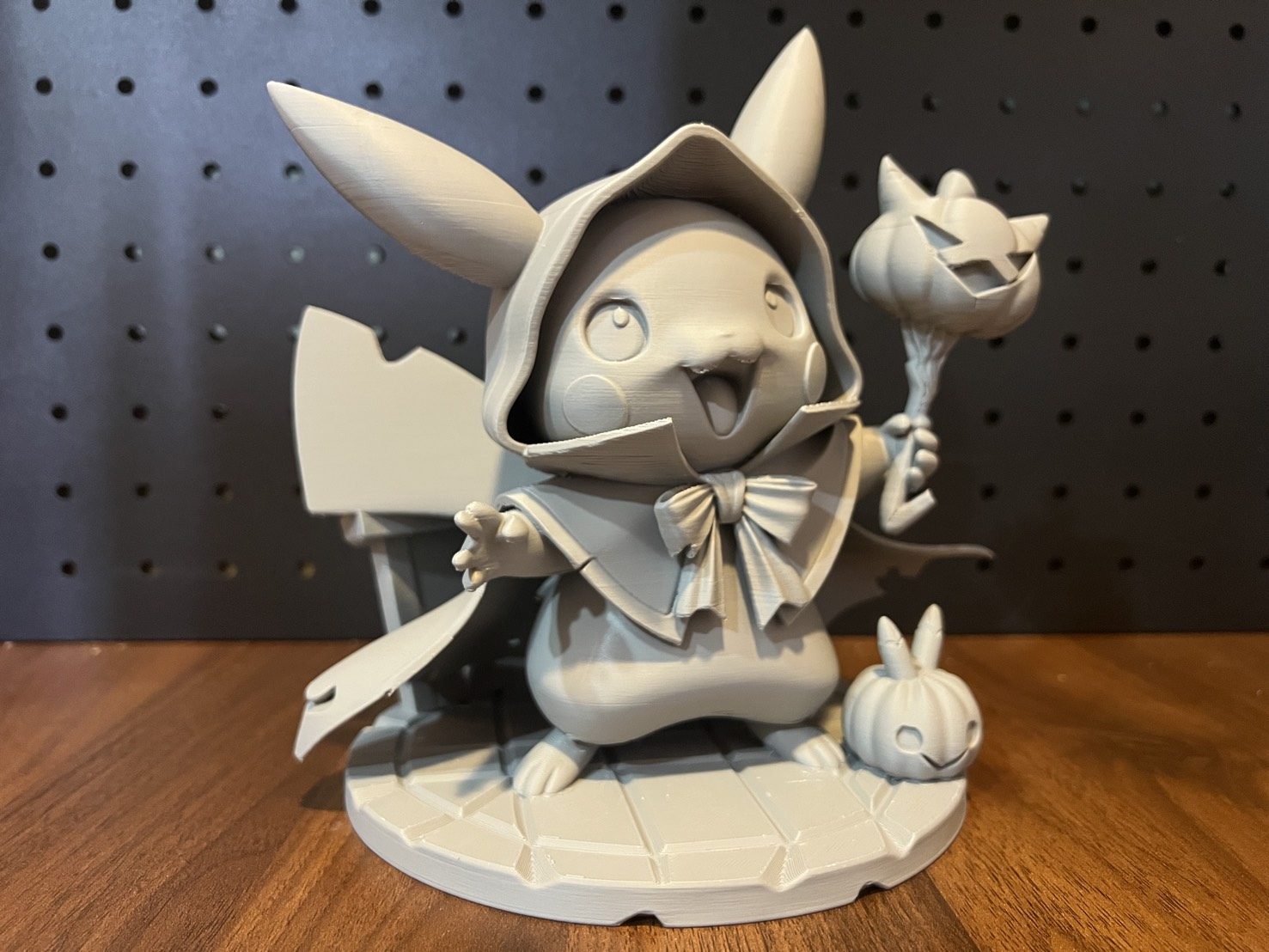 #277 Halloween Pokemon Pikachu Statue – Trick or Treat! — vue 3