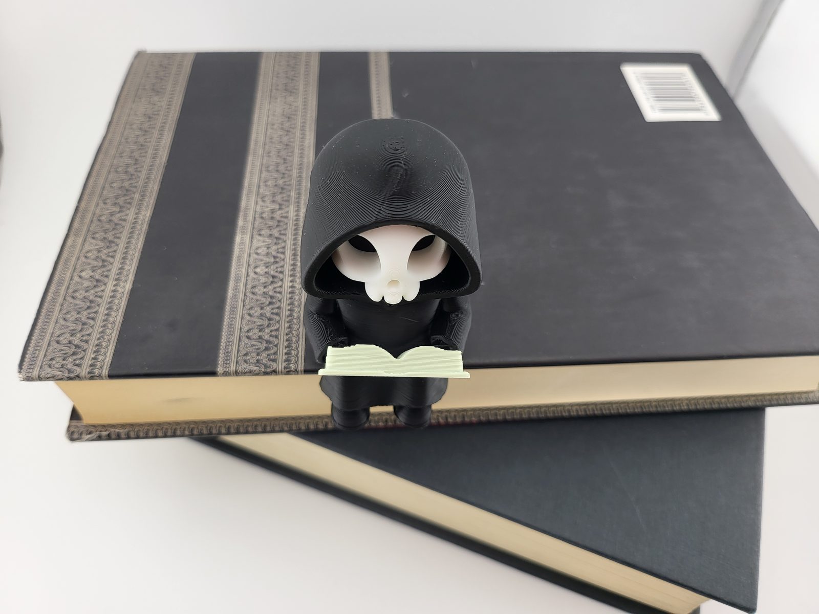 #279 Kawaii Grim Reaper Reading Book Spooky 3D Printed — vue 9