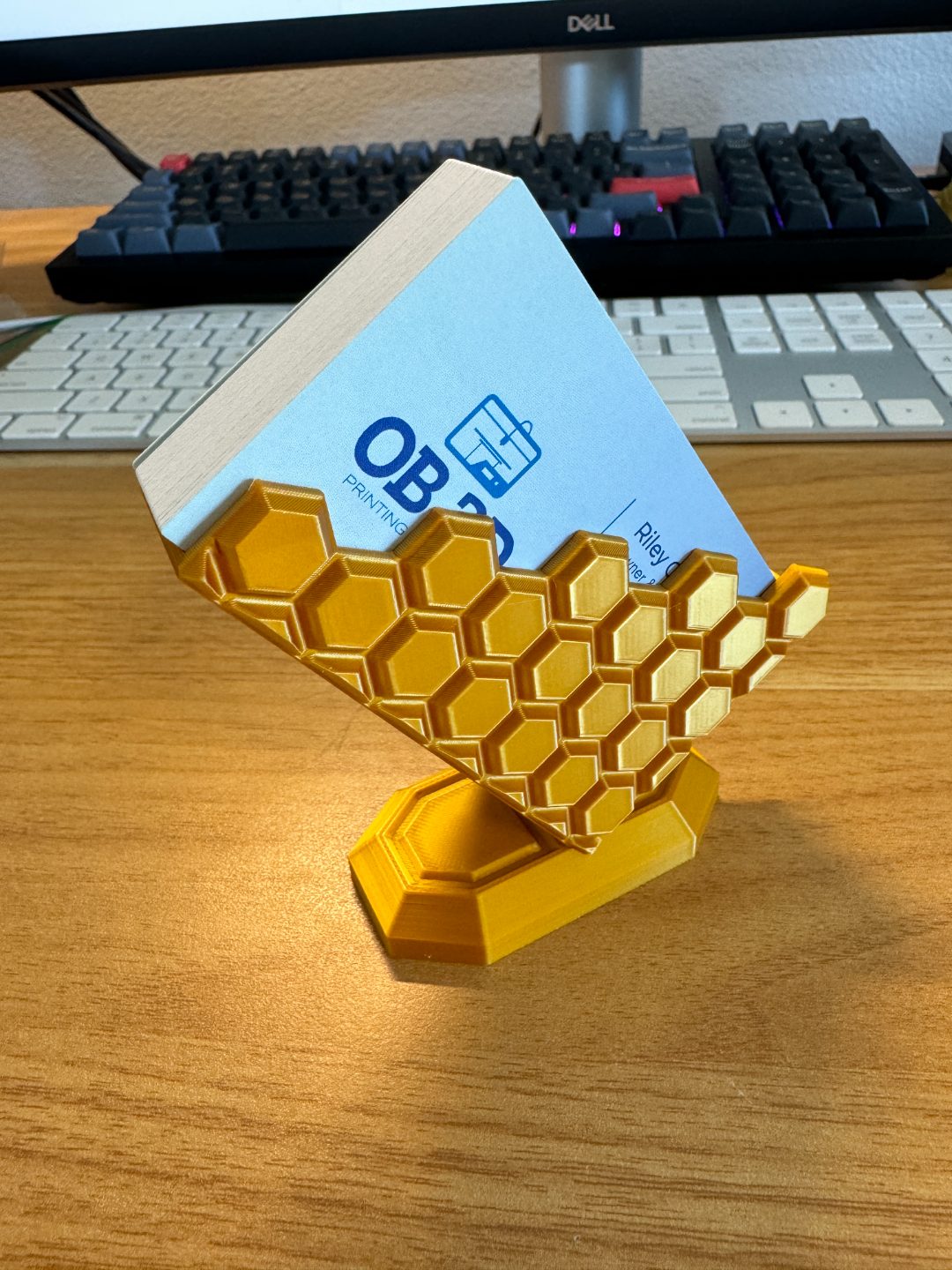 #289 Business Card holder V2 — vue 2