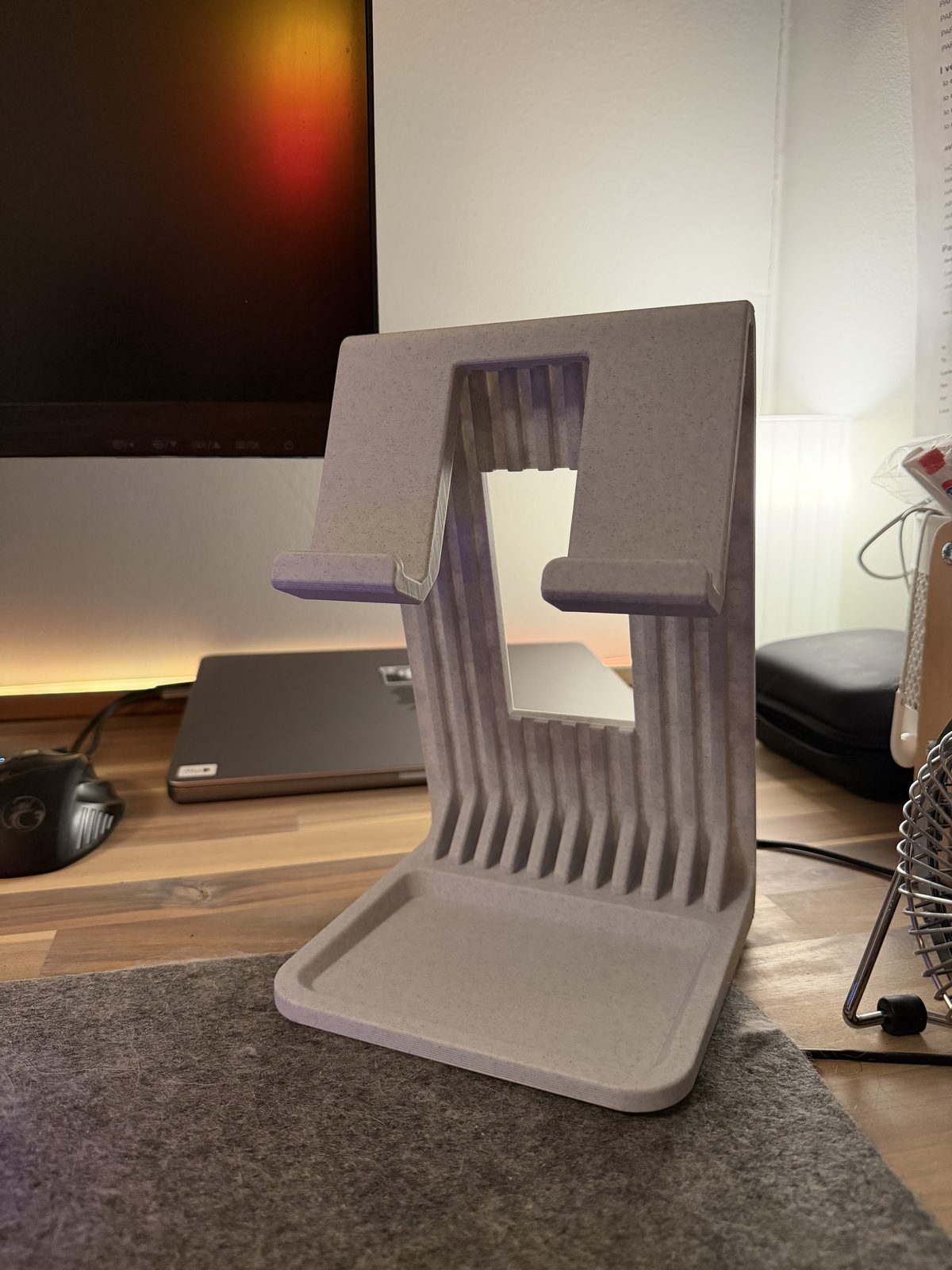 #311 iPad Tablet Stand Riser — vue 7