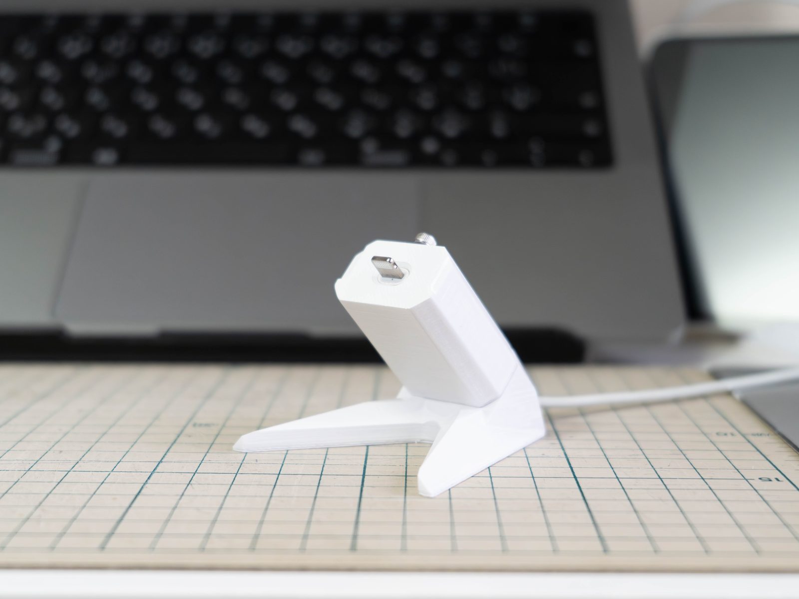 #322 Apple Magic Mouse Charging Stand ver1.0 — vue 3