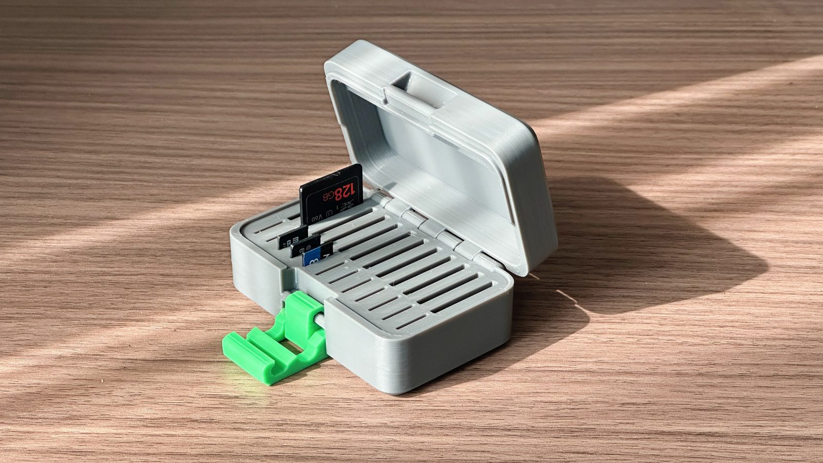 #342 SD card storage box — vue 7