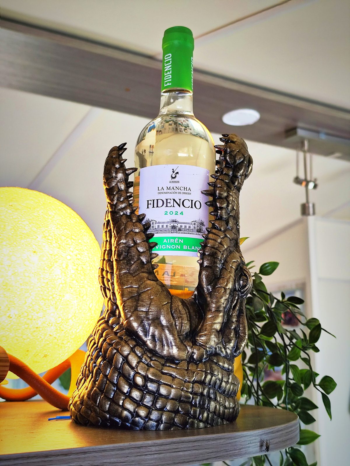#345 Crocodile Head Wine Bottle Holder — vue 3