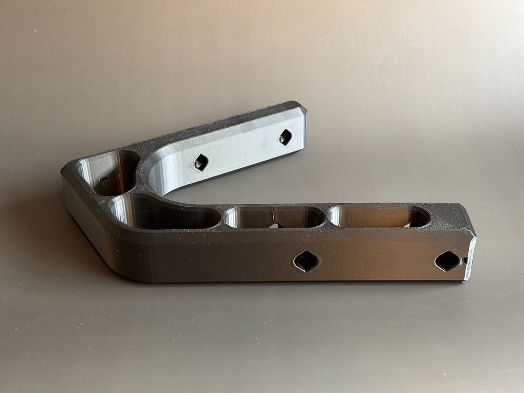 #346 ULTIMATE Helmet Holder V3 — vue 1