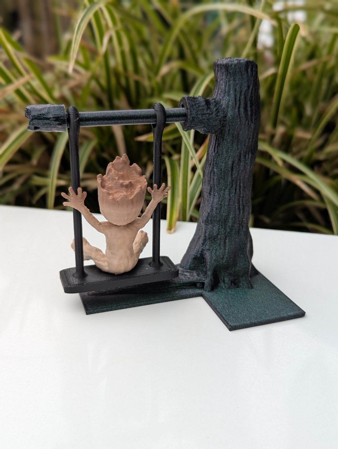 #434 Baby Groot Swing Car dashboard toy — vue 4
