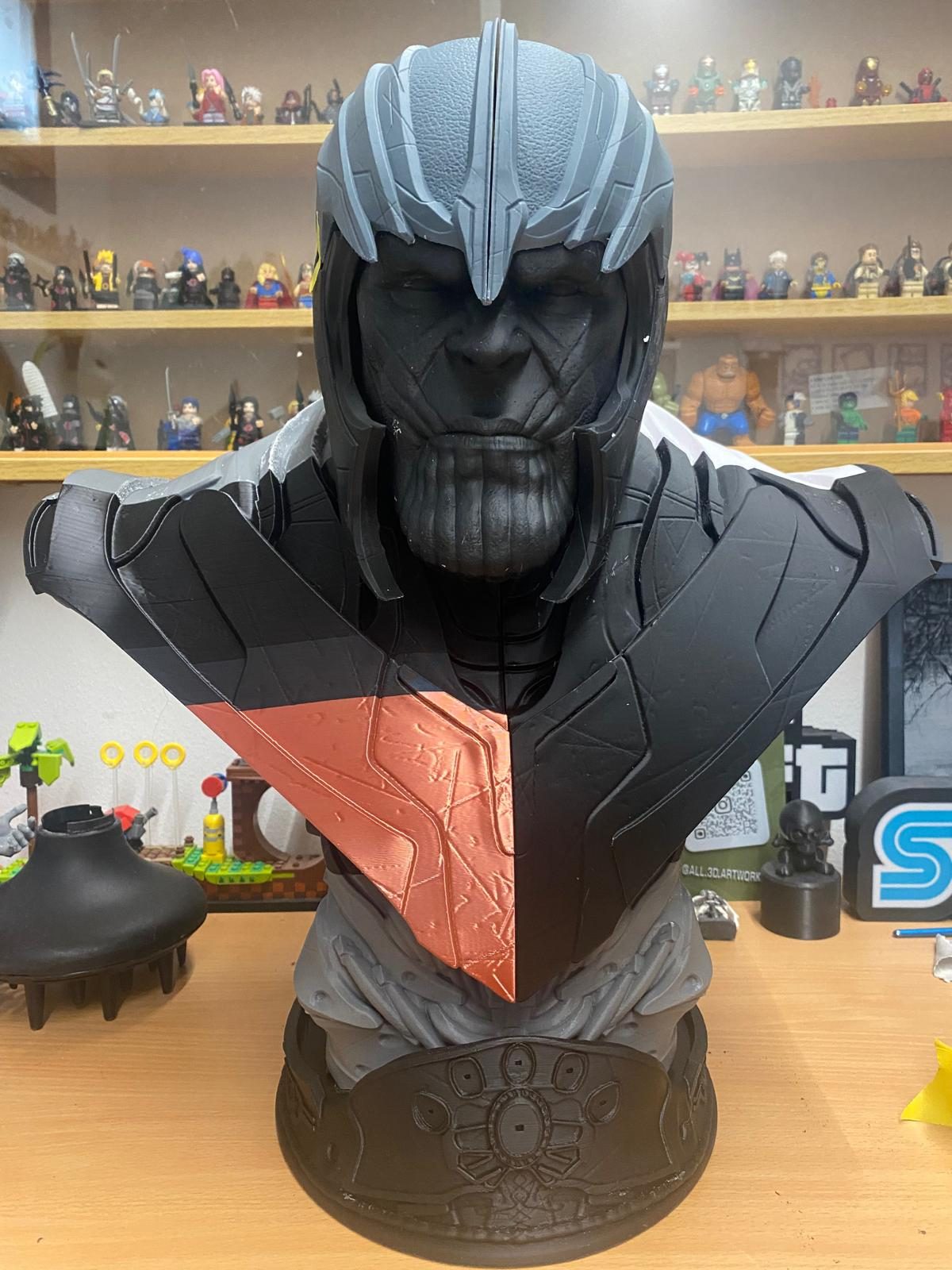 #435 Thanos Avengers Bust — vue 3