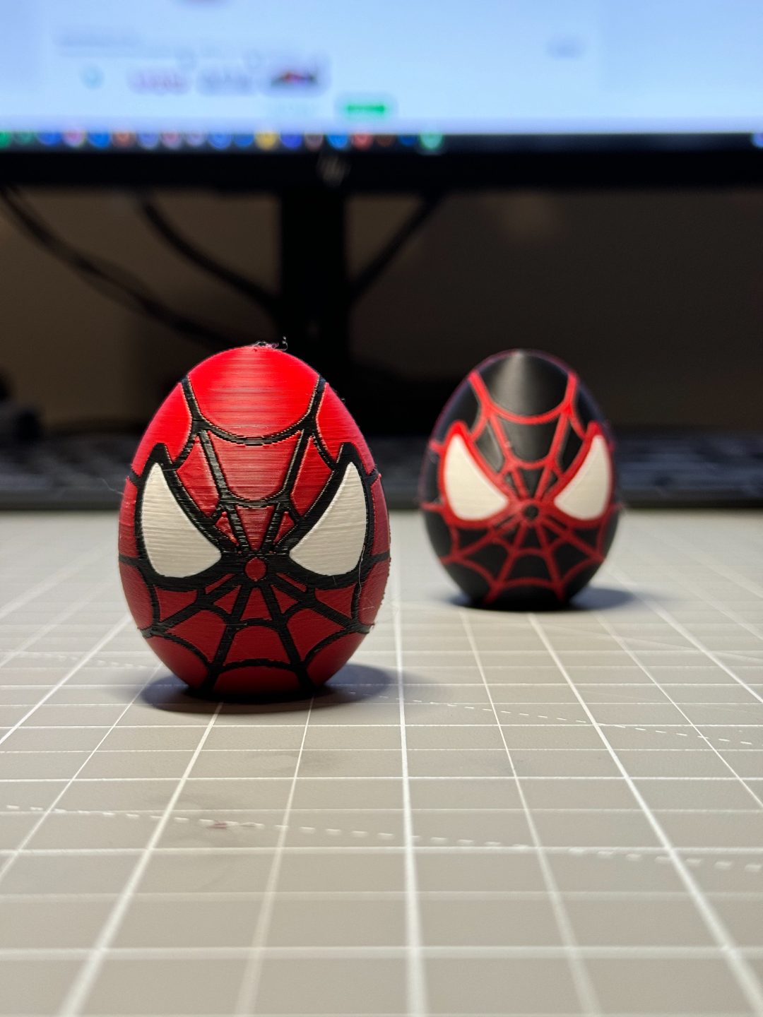 #437 Spiderman Easter Egg (Multi-Color) — vue 2