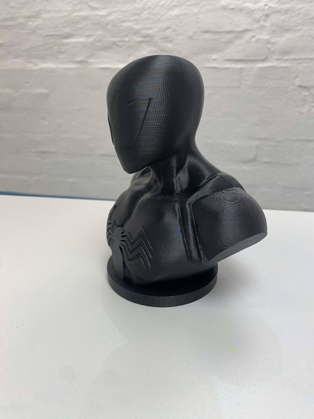 #440 Spiderman Bust - Black suit — vue 2