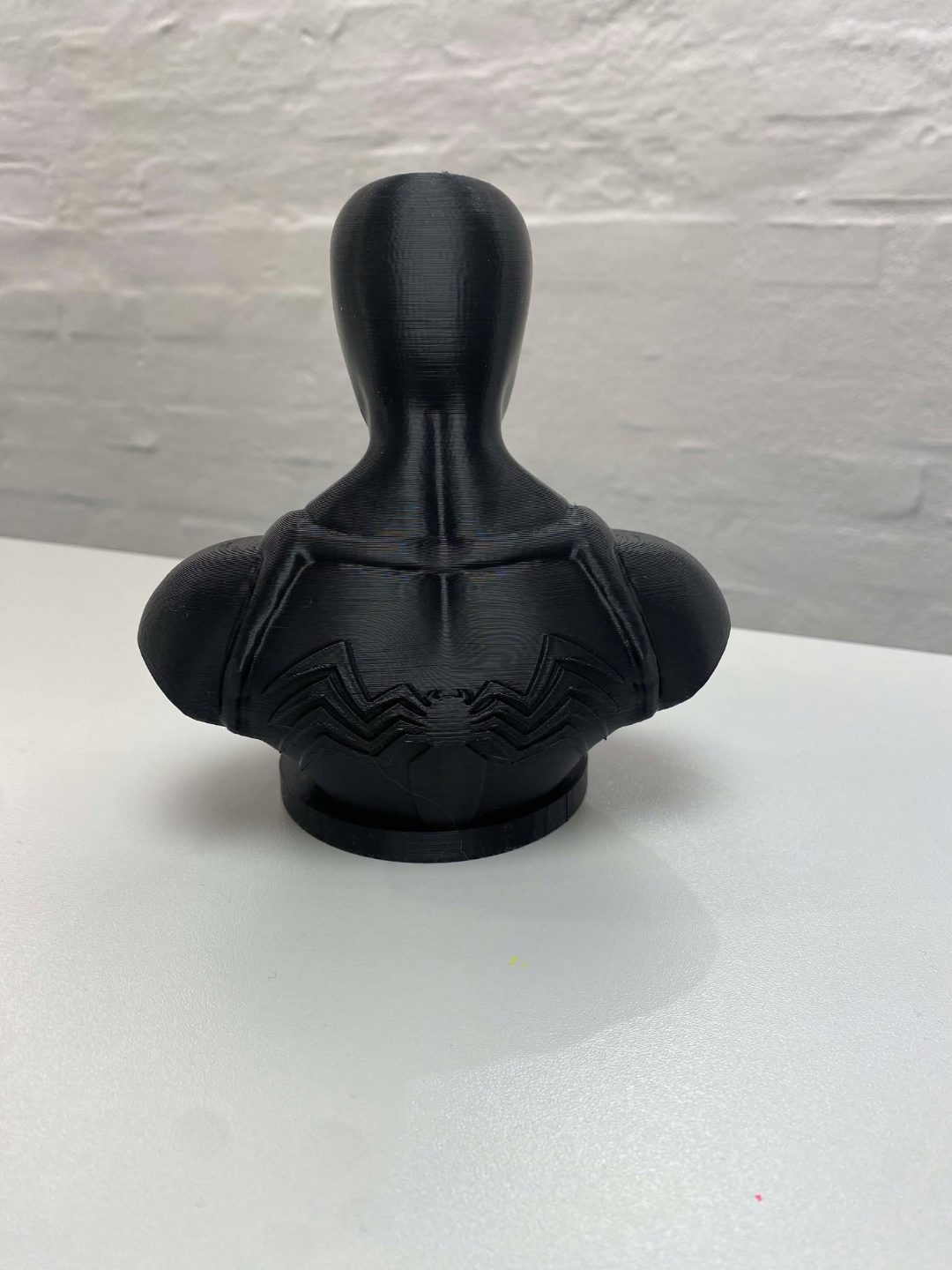 #440 Spiderman Bust - Black suit — vue 3
