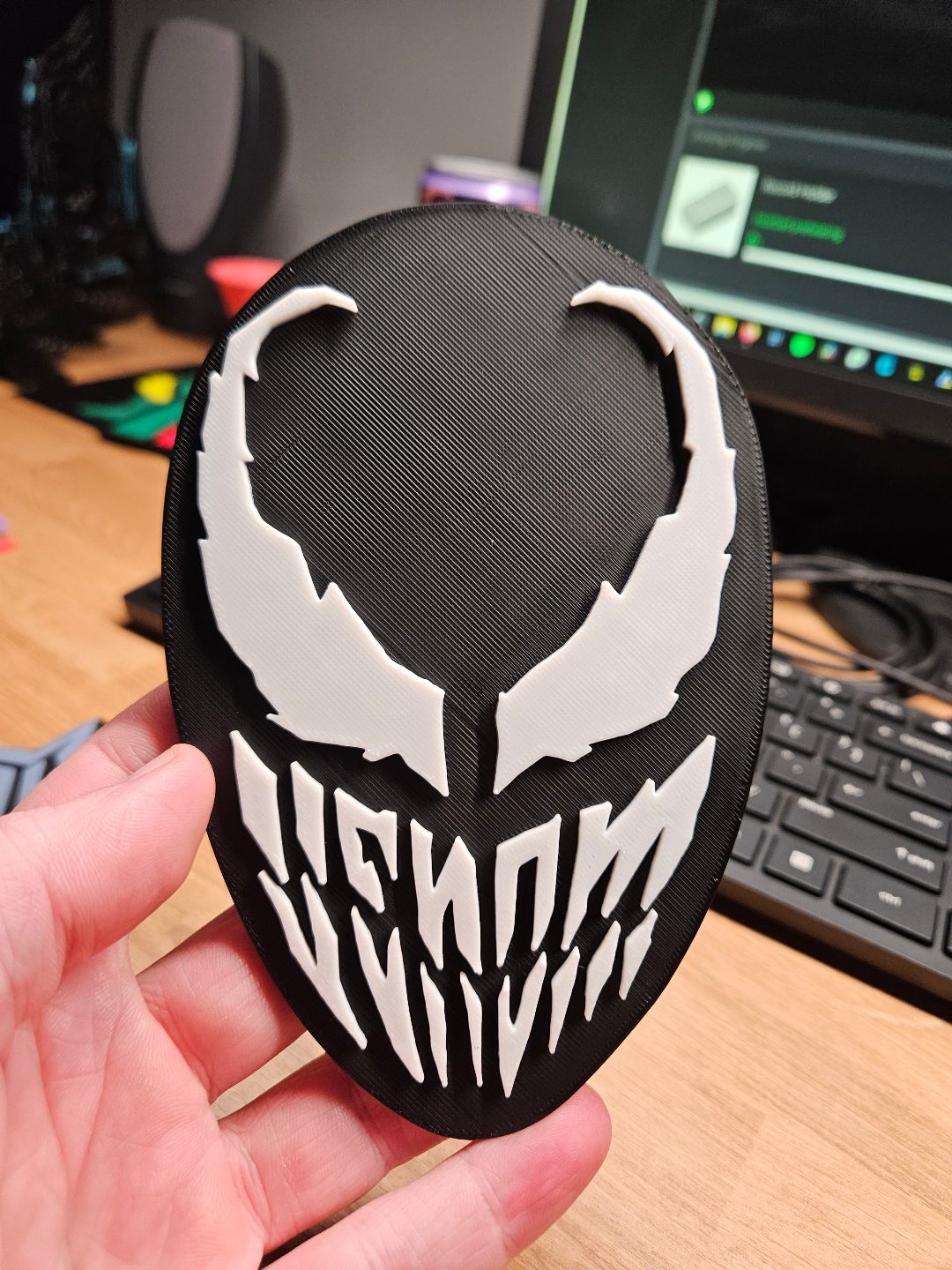 #460 Venom - Layered - Word Wall Art — vue 6