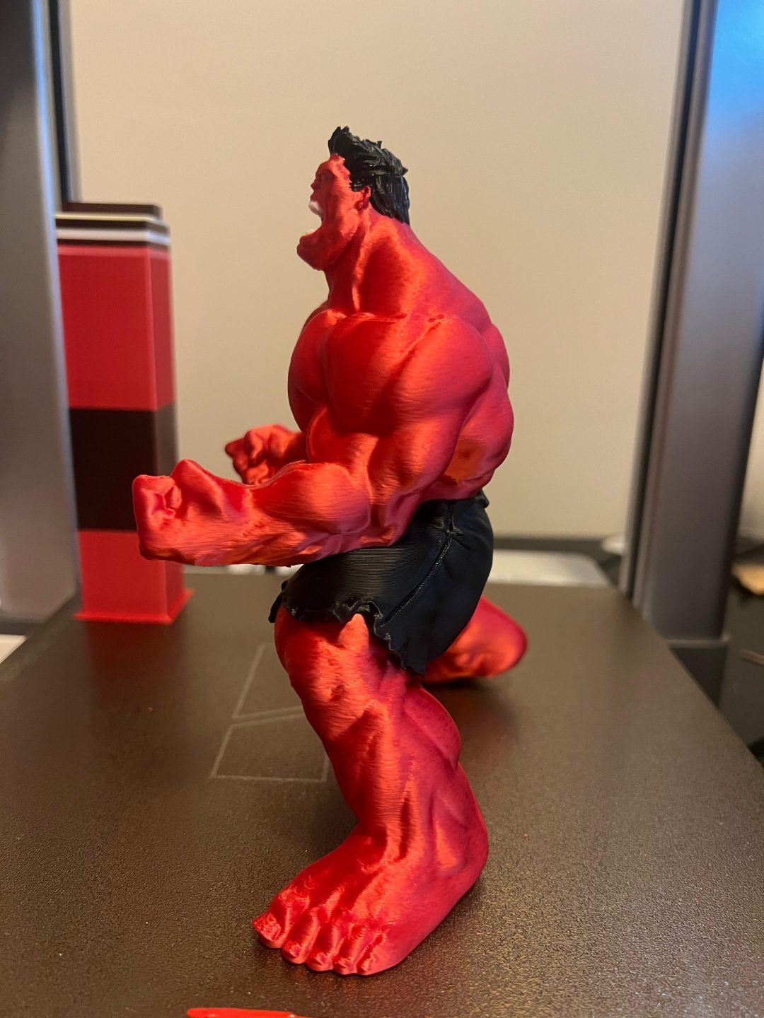 #478 Hulk Red Multicolored — vue 3